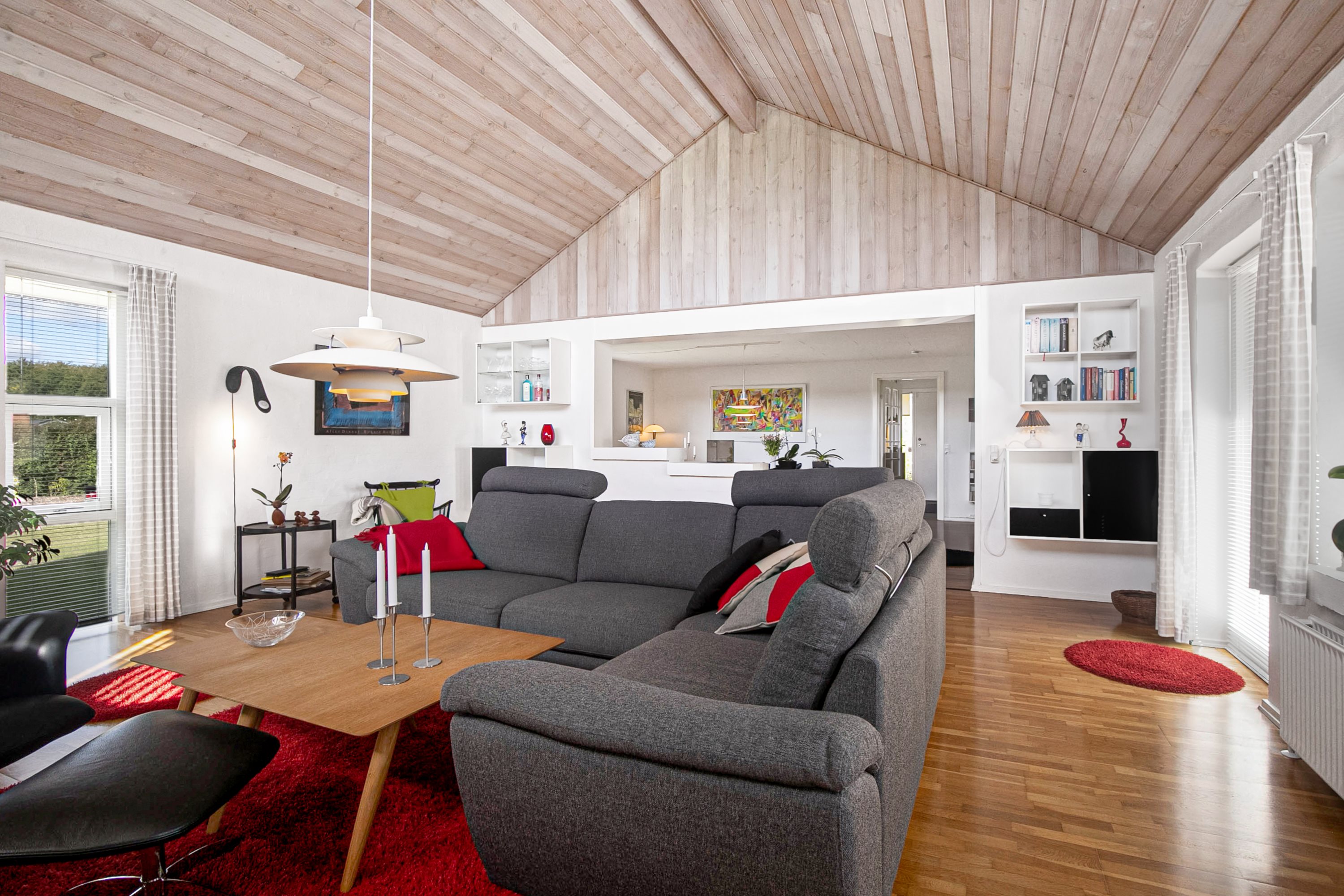 Fremhævet stue billede i fuldskærmstilstand. Billede af Østermarken 73, 9320 Hjallerup