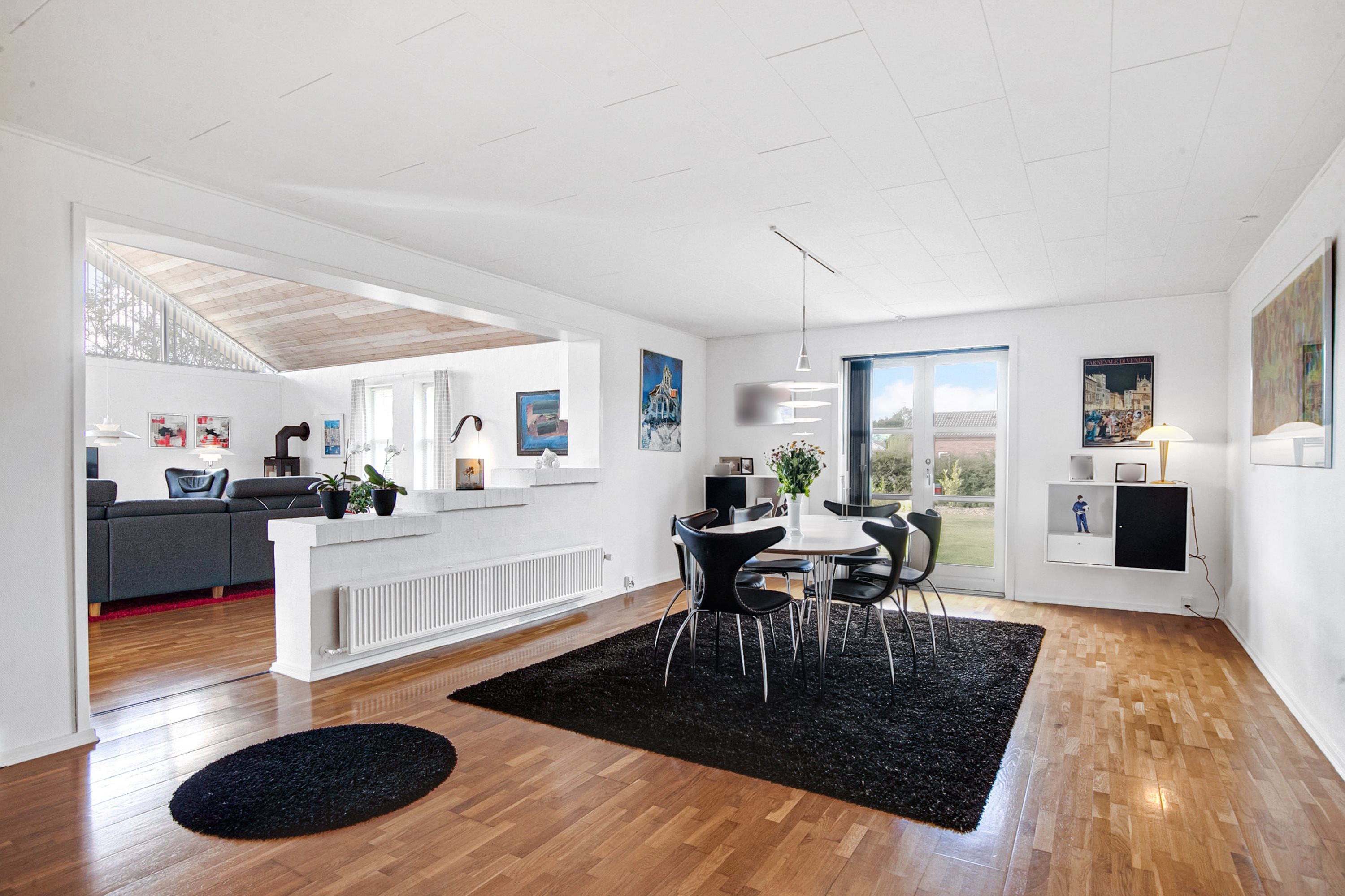 Fremhævet stue billede i fuldskærmstilstand. Billede af Østermarken 73, 9320 Hjallerup