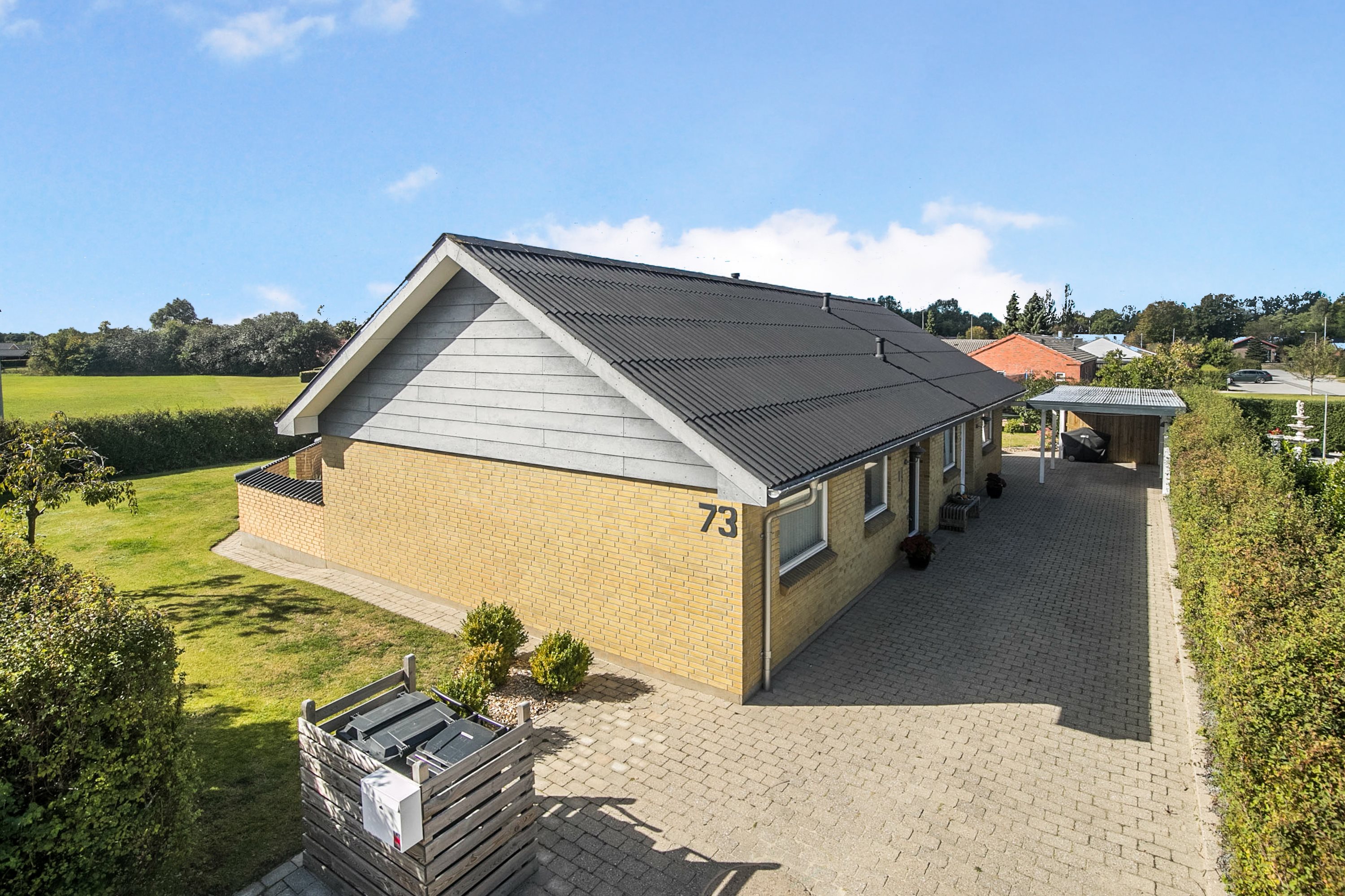 Fremhævet ejendommen billede i fuldskærmstilstand. Billede af Østermarken 73, 9320 Hjallerup