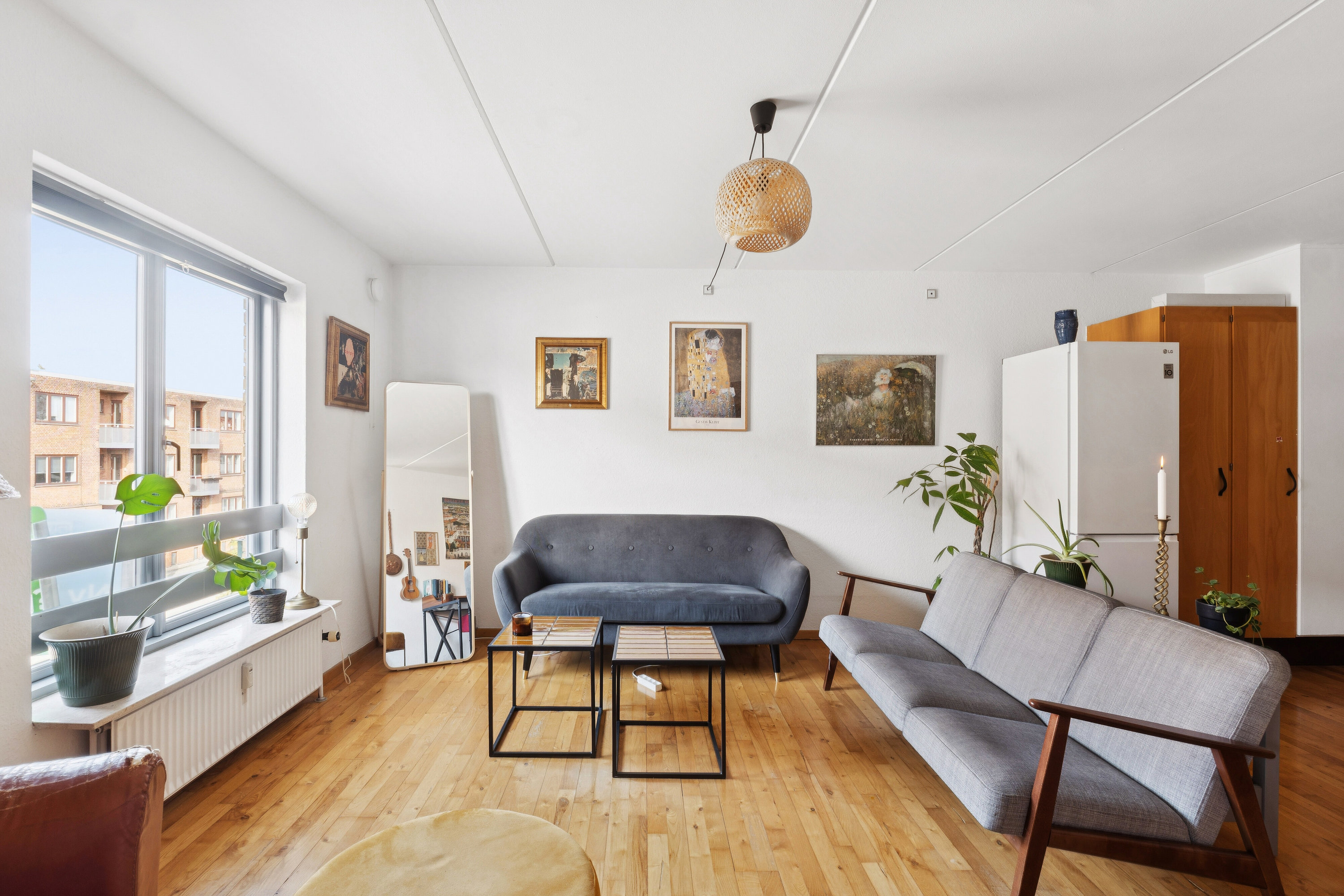 Fremhævet stue billede i fuldskærmstilstand. Billede af Hvidovrevej 49, 2. mf., 2610 Rødovre