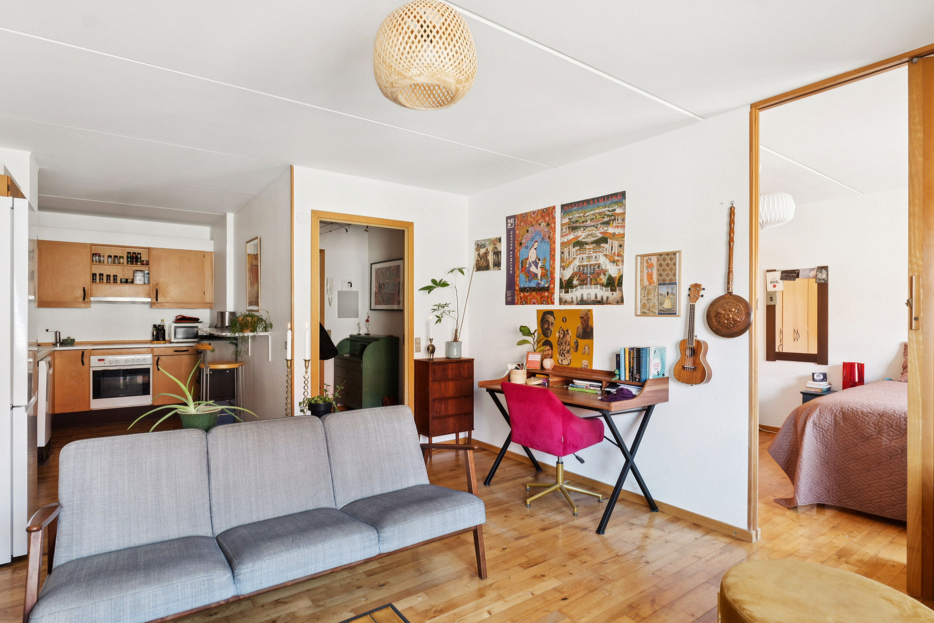 Fremhævet stue billede i fuldskærmstilstand. Billede af Hvidovrevej 49, 2. mf., 2610 Rødovre