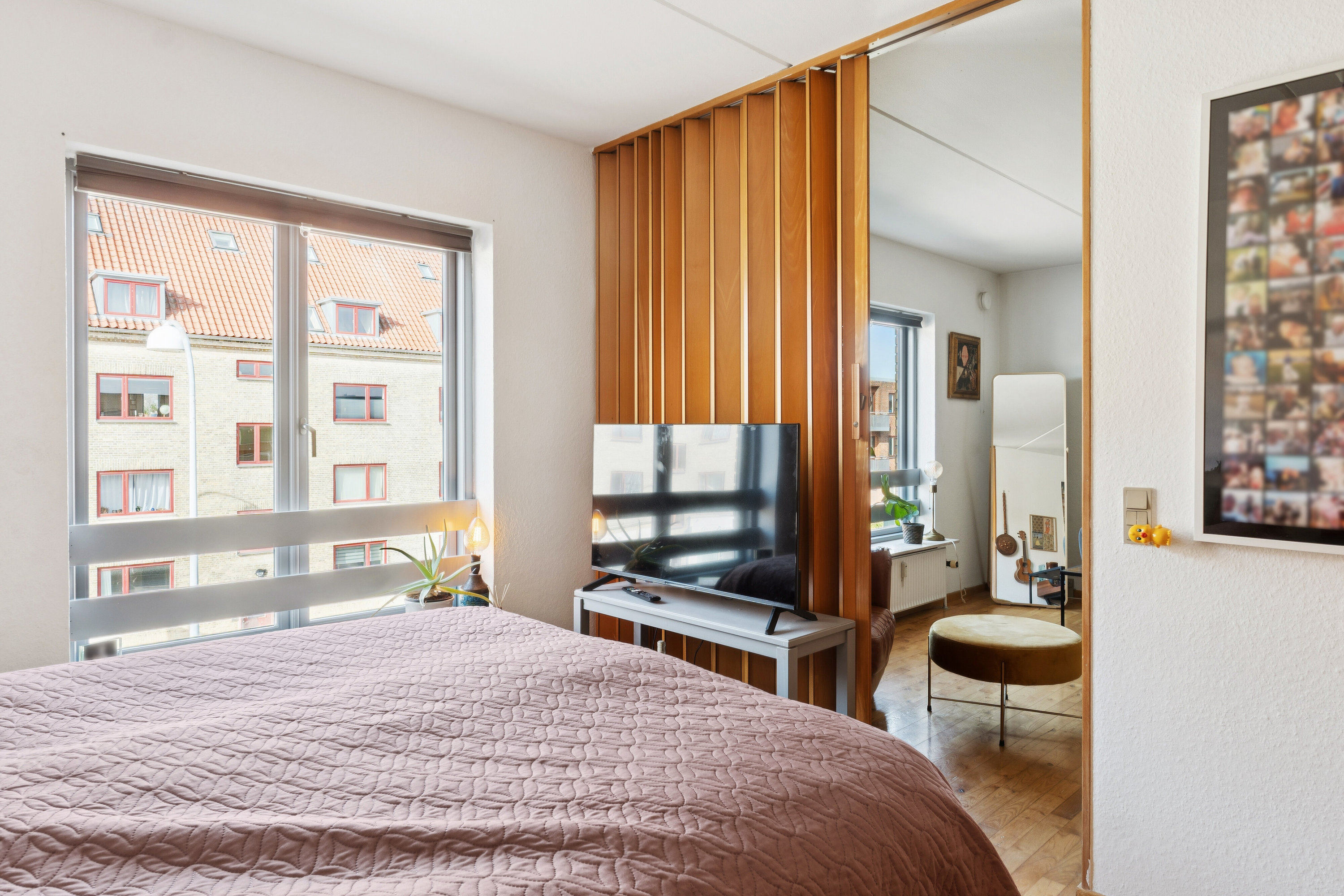 Fremhævet soveværelse billede i fuldskærmstilstand. Billede af Hvidovrevej 49, 2. mf., 2610 Rødovre