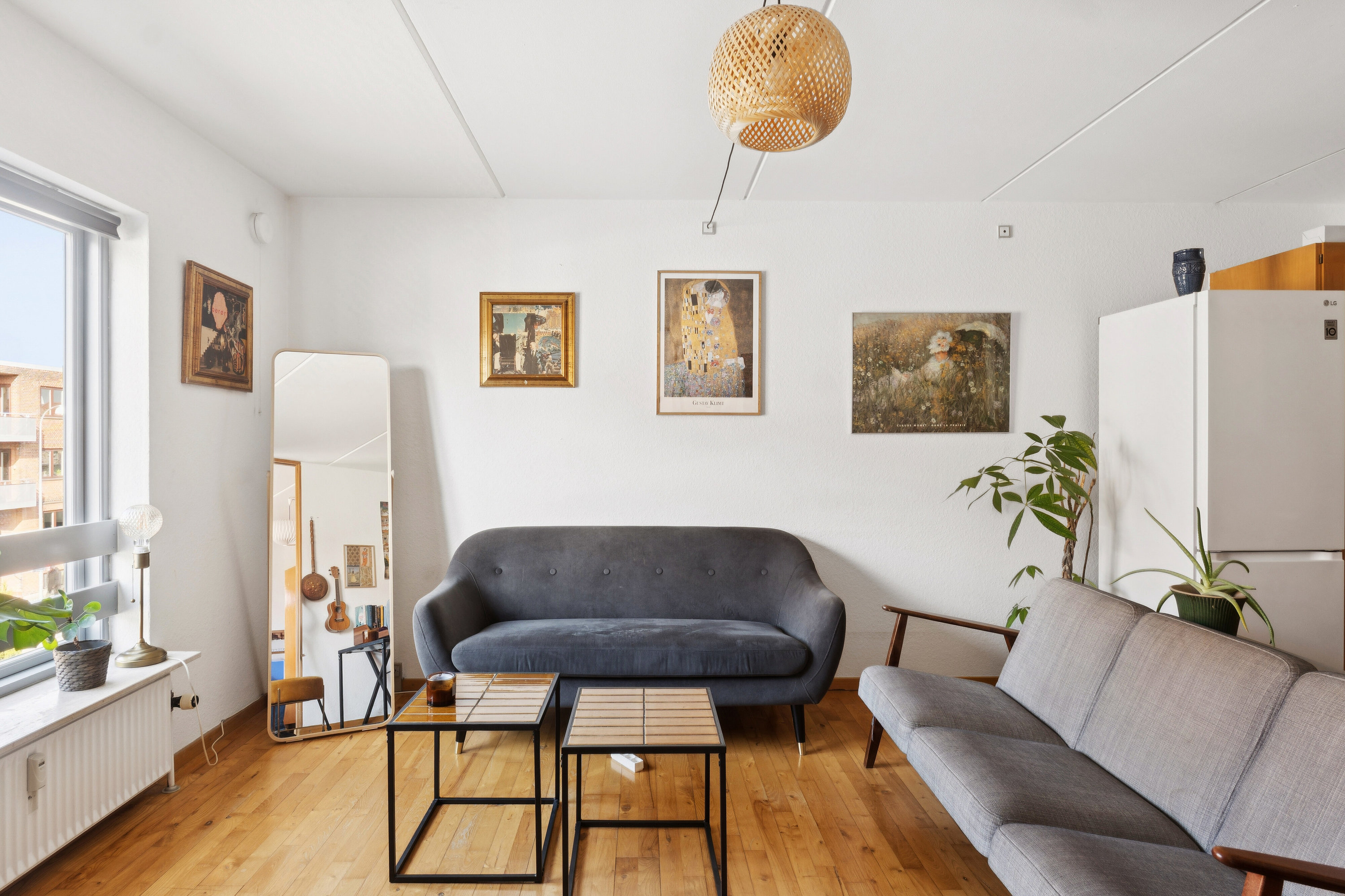 Fremhævet stue billede i fuldskærmstilstand. Billede af Hvidovrevej 49, 2. mf., 2610 Rødovre