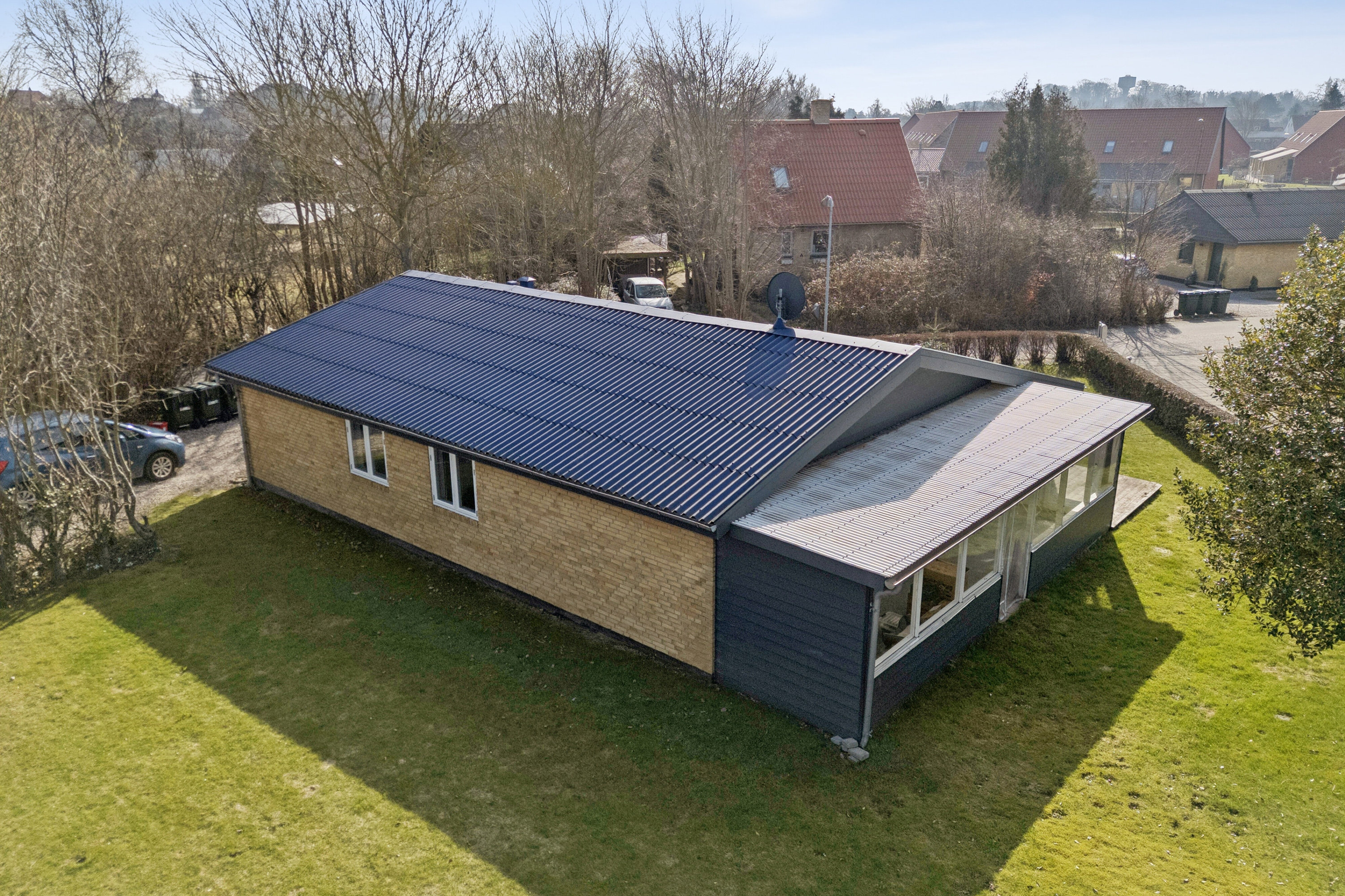 Fremhævet set fra haven billede i fuldskærmstilstand. Billede af Viebæltet 35, 5900 Rudkøbing