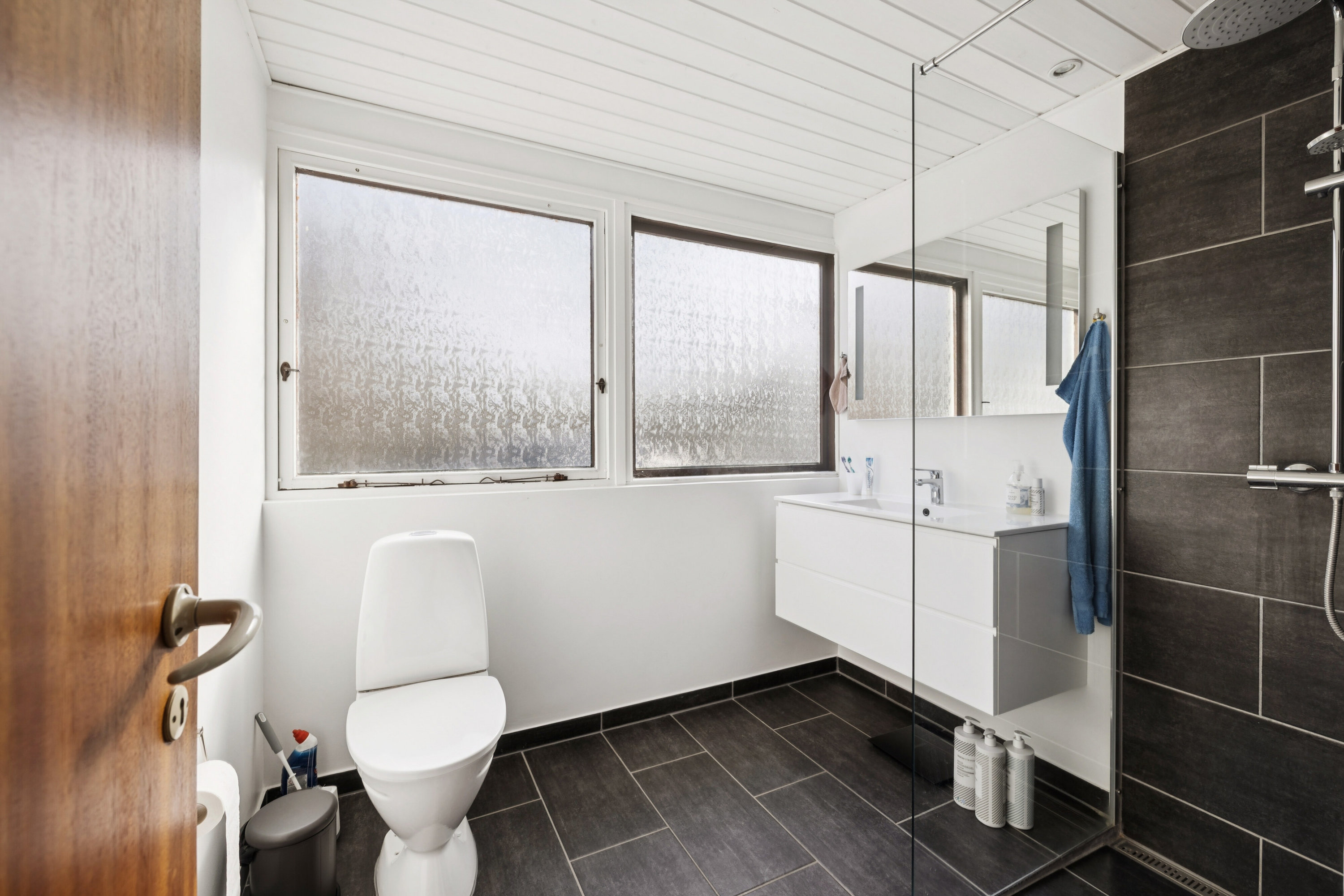 Fremhævet badeværelse billede i fuldskærmstilstand. Billede af Viebæltet 35, 5900 Rudkøbing