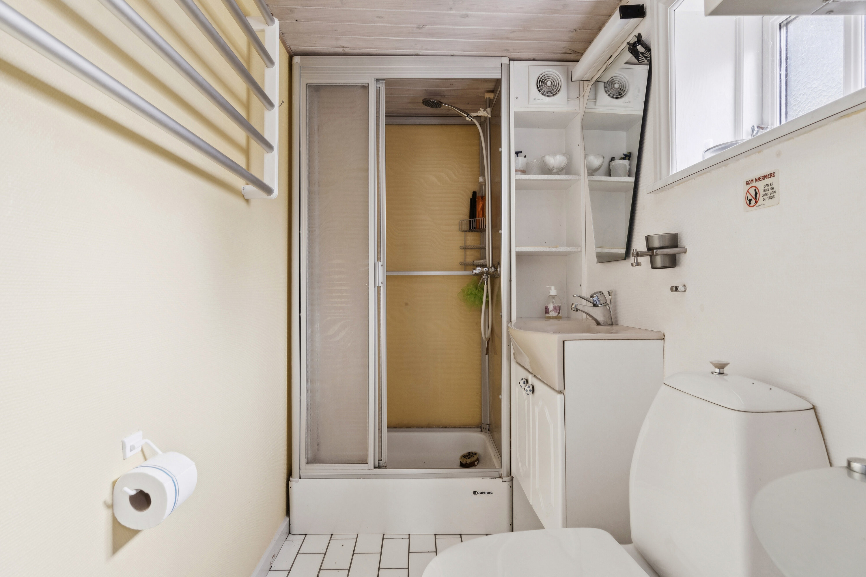 Fremhævet badeværelse billede i fuldskærmstilstand. Billede af Stenbjerg Kirke Vej 71, Stenbjerg, 7752 Snedsted