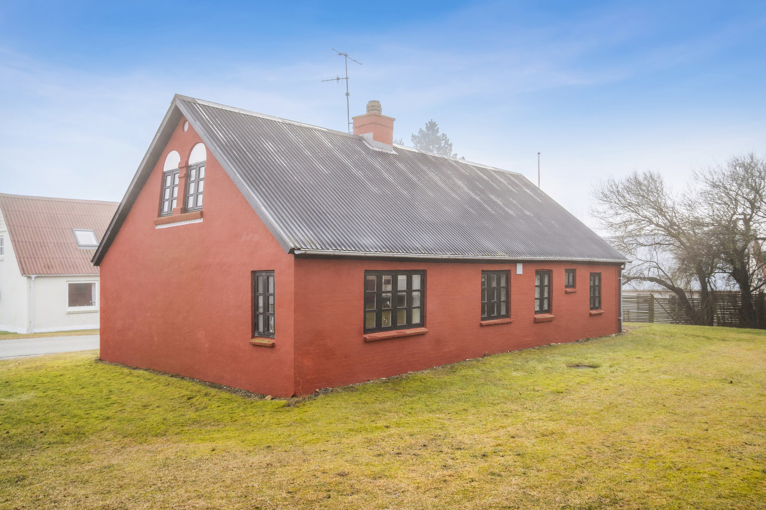 Fremhævet set fra haven billede i fuldskærmstilstand. Billede af Stenbjerg Kirke Vej 71, Stenbjerg, 7752 Snedsted