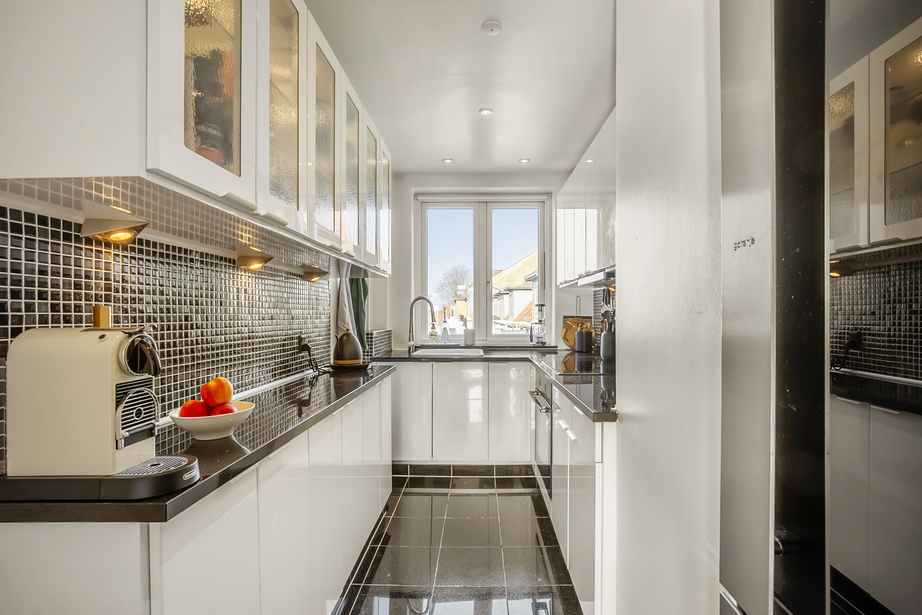 Fremhævet køkken billede i fuldskærmstilstand. Billede af Damhusvej 22, 2. th., 5000 Odense C