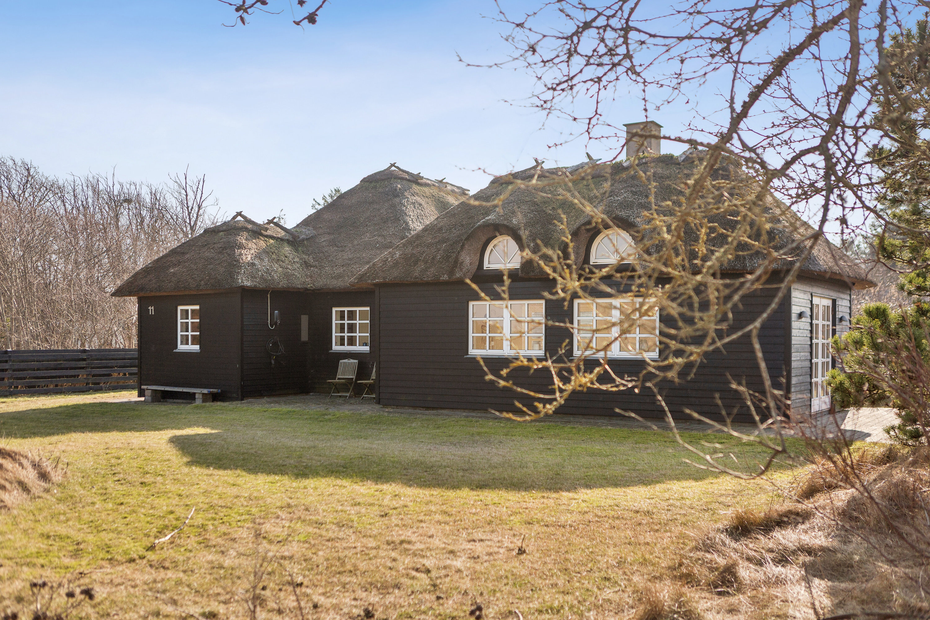 Fremhævet udendørs billede i fuldskærmstilstand. Billede af Strandvejen 11, Tornby, 9850 Hirtshals