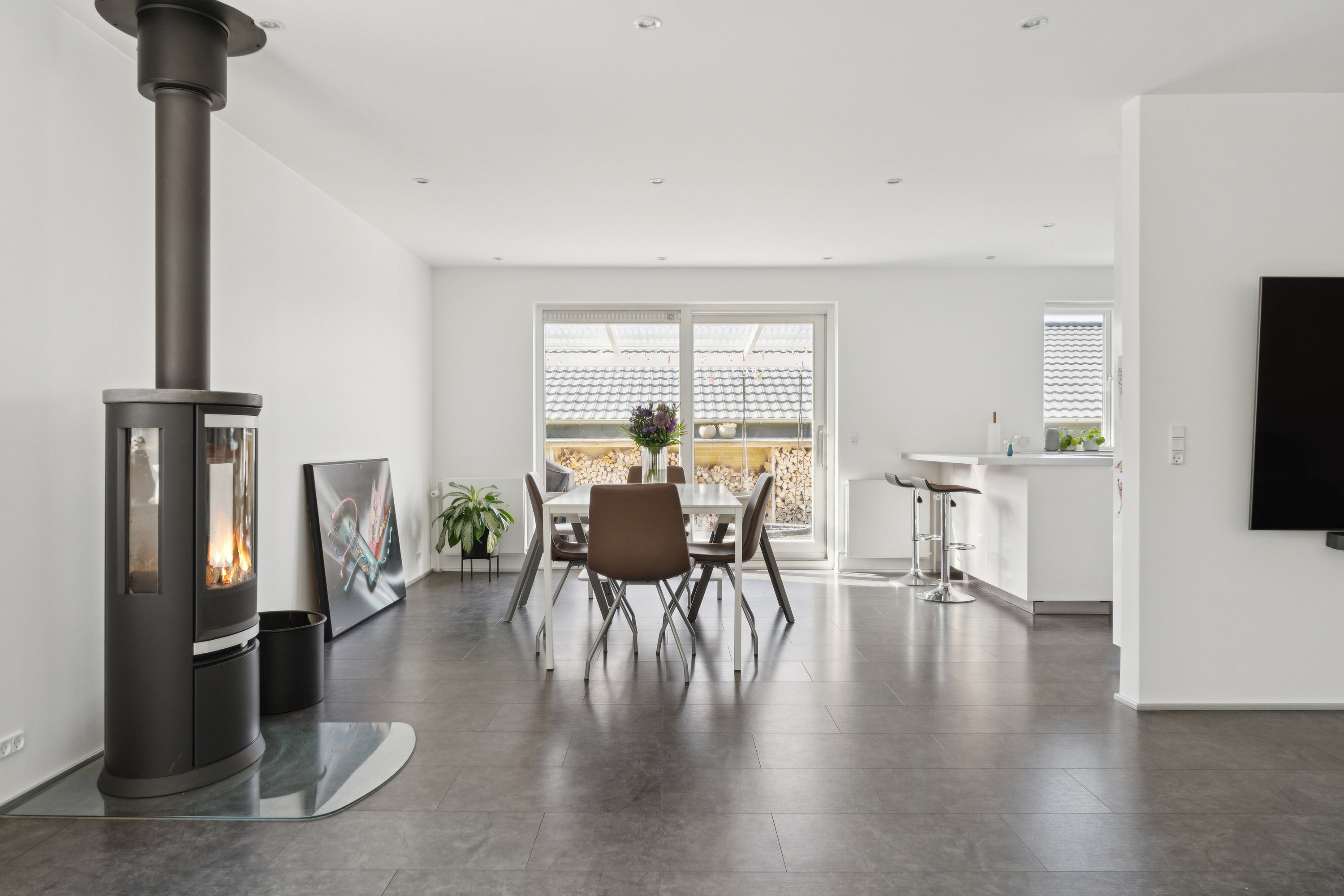 Fremhævet spisestue billede i fuldskærmstilstand. Billede af Nonnevænget 5, 5700 Svendborg