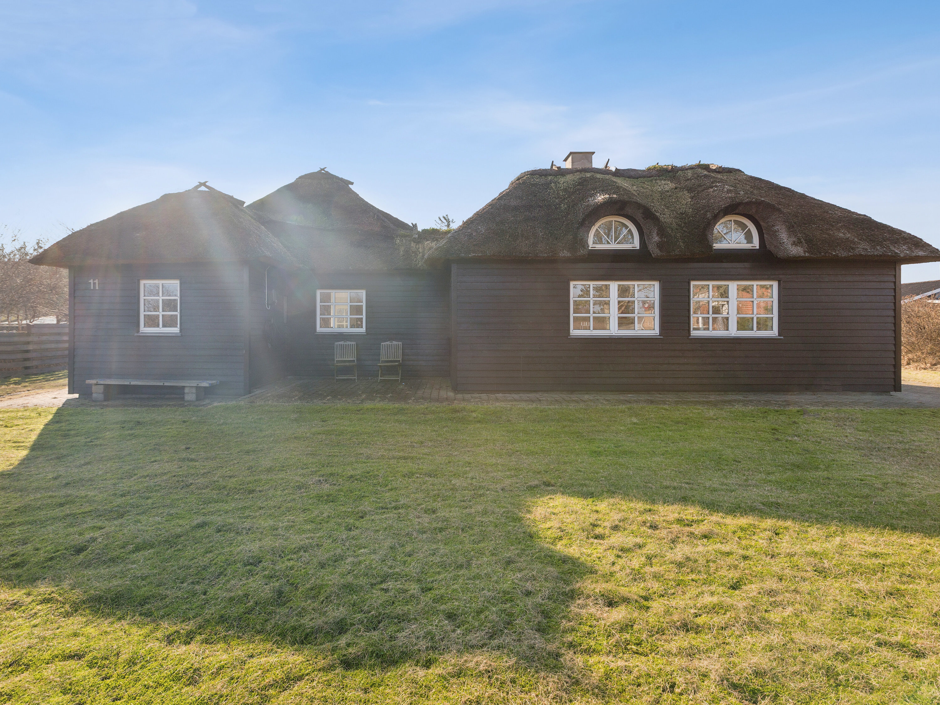 Fremhævet set fra haven billede i fuldskærmstilstand. Billede af Strandvejen 11, Tornby, 9850 Hirtshals