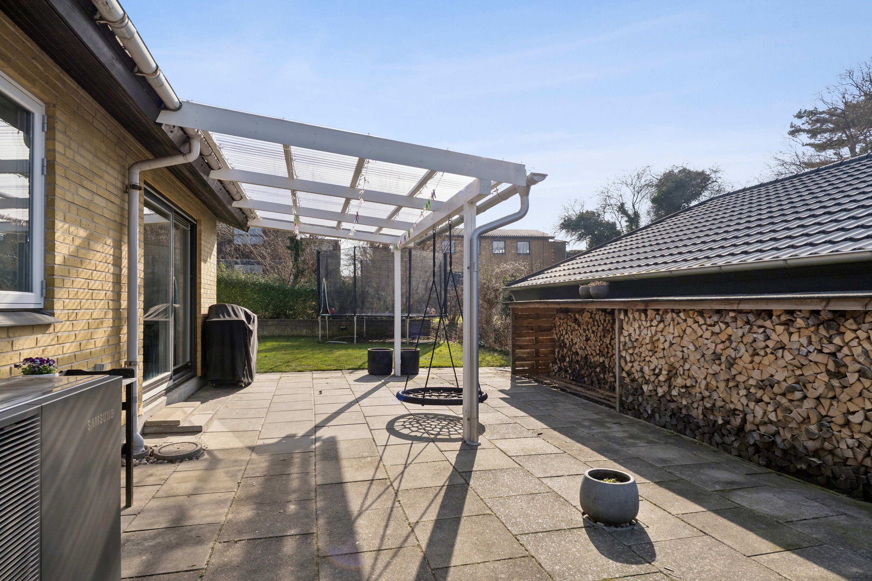 Fremhævet udendørs billede i fuldskærmstilstand. Billede af Nonnevænget 5, 5700 Svendborg