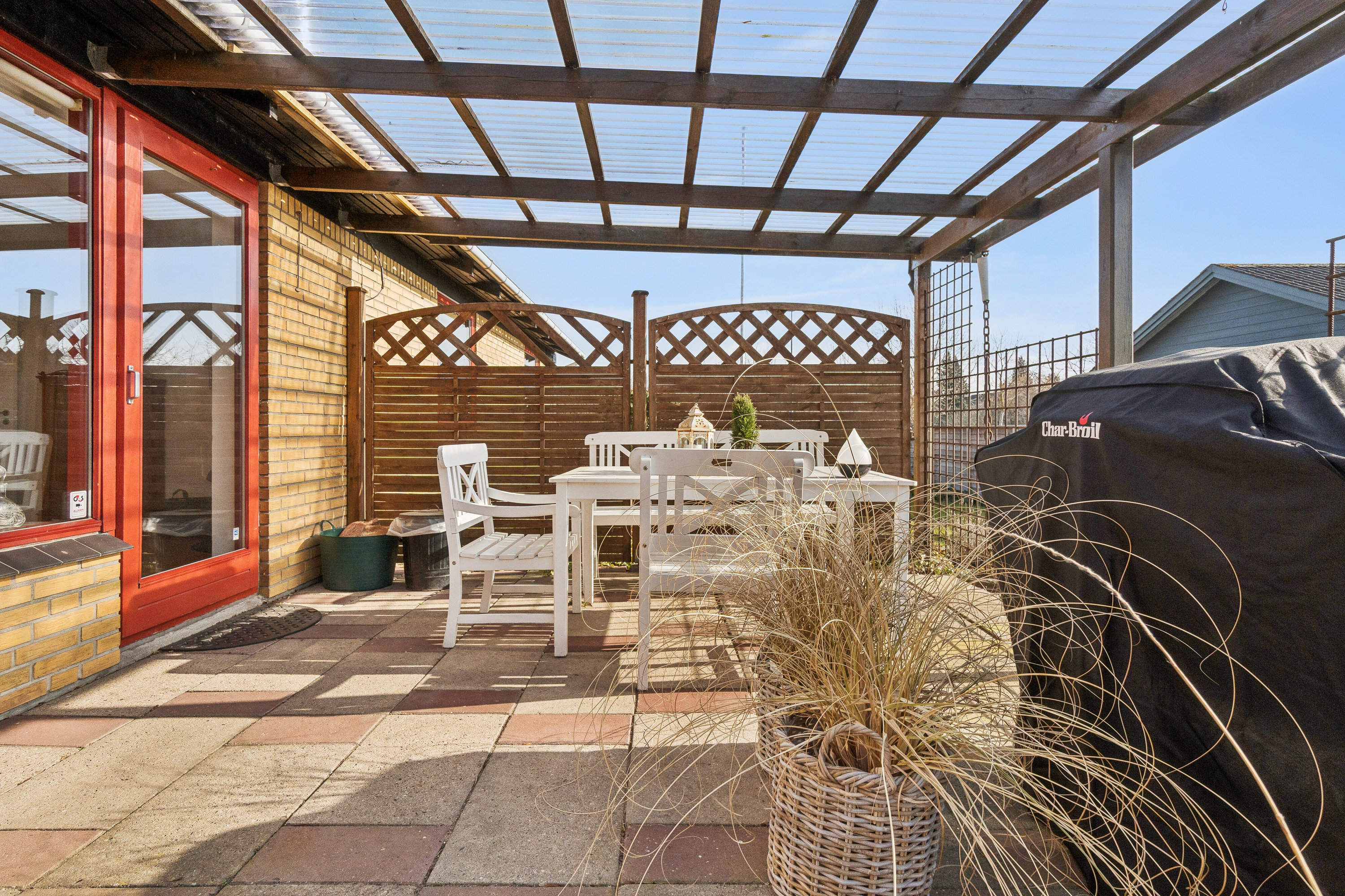 Fremhævet terrasse billede i fuldskærmstilstand. Billede af Skovvej 23, 5540 Ullerslev