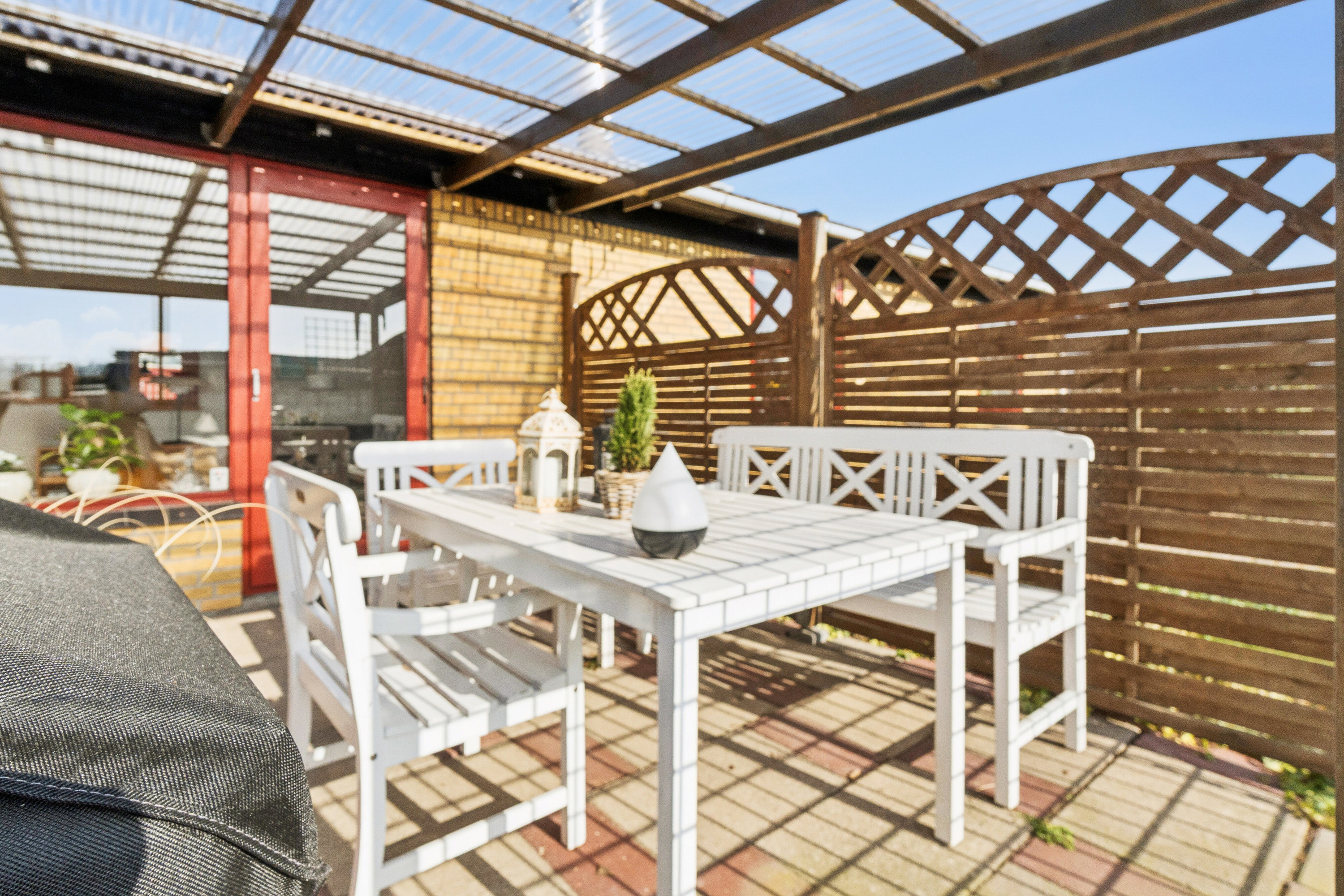 Fremhævet terrasse billede i fuldskærmstilstand. Billede af Skovvej 23, 5540 Ullerslev