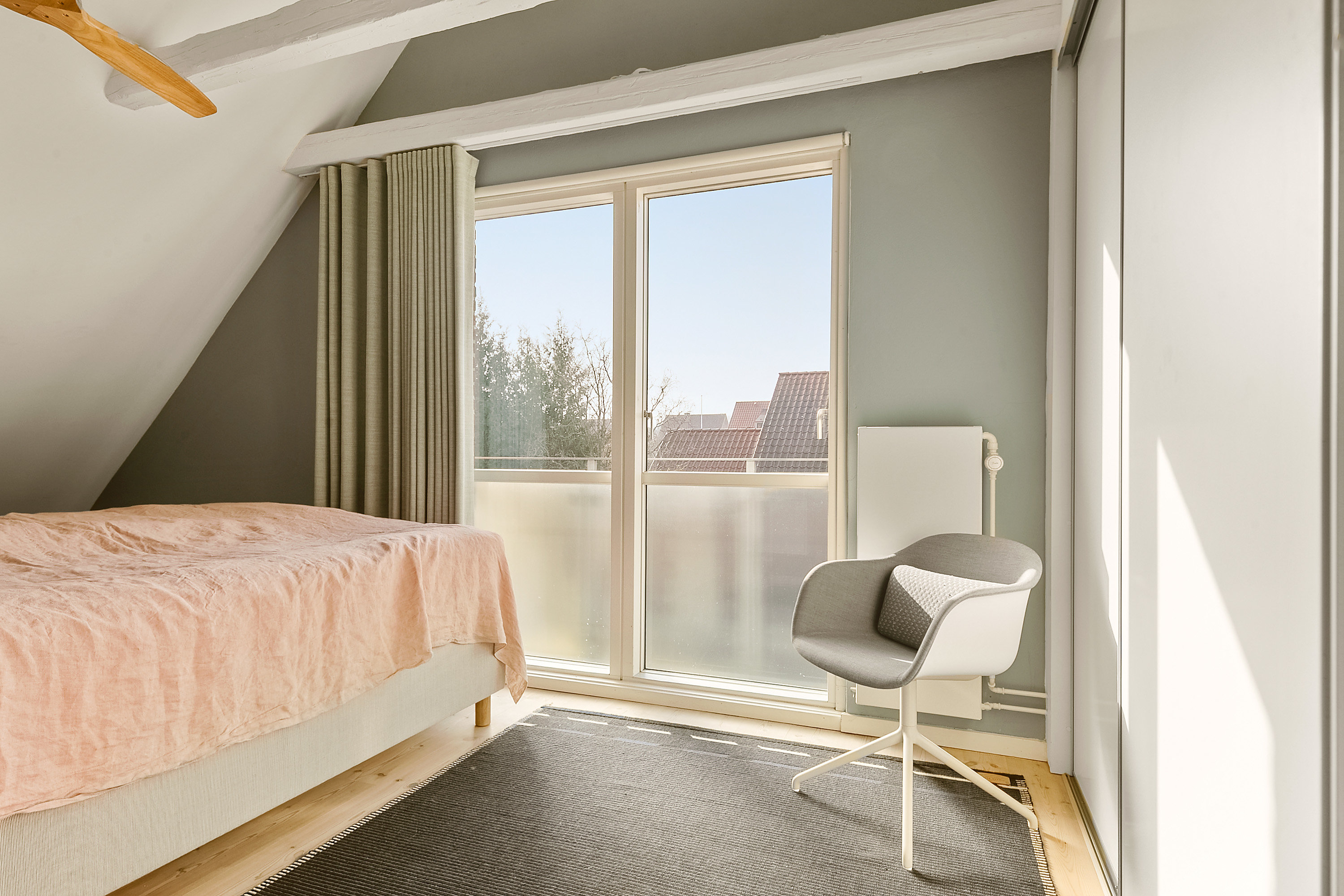 Fremhævet soveværelse billede i fuldskærmstilstand. Billede af Otto Sverdrups Vej 5, Risvangen, 8200 Aarhus N