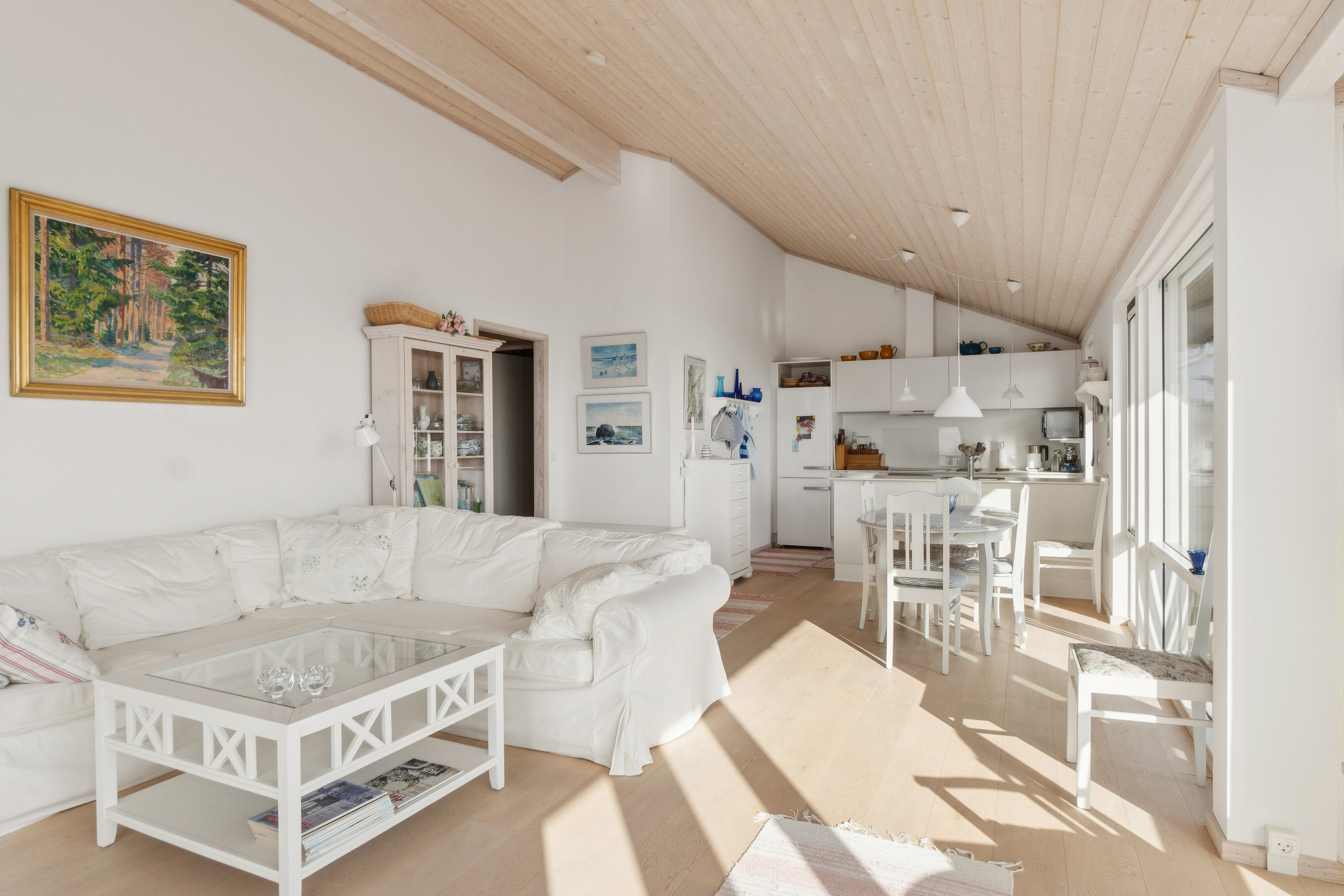 Fremhævet stue billede i fuldskærmstilstand. Billede af Slothsvej 24, 4400 Kalundborg