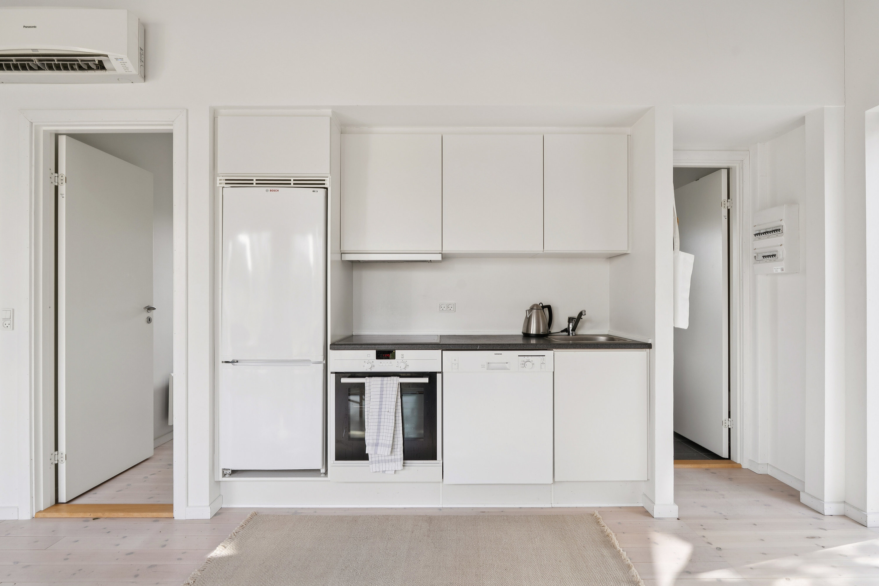 Fremhævet køkken billede i fuldskærmstilstand. Billede af Dalevænget 7, Munkerup, 3120 Dronningmølle