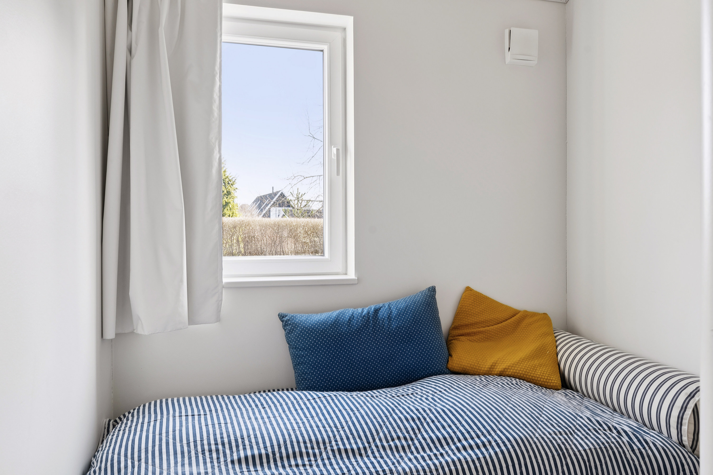 Fremhævet soveværelse billede i fuldskærmstilstand. Billede af Dalevænget 7, Munkerup, 3120 Dronningmølle