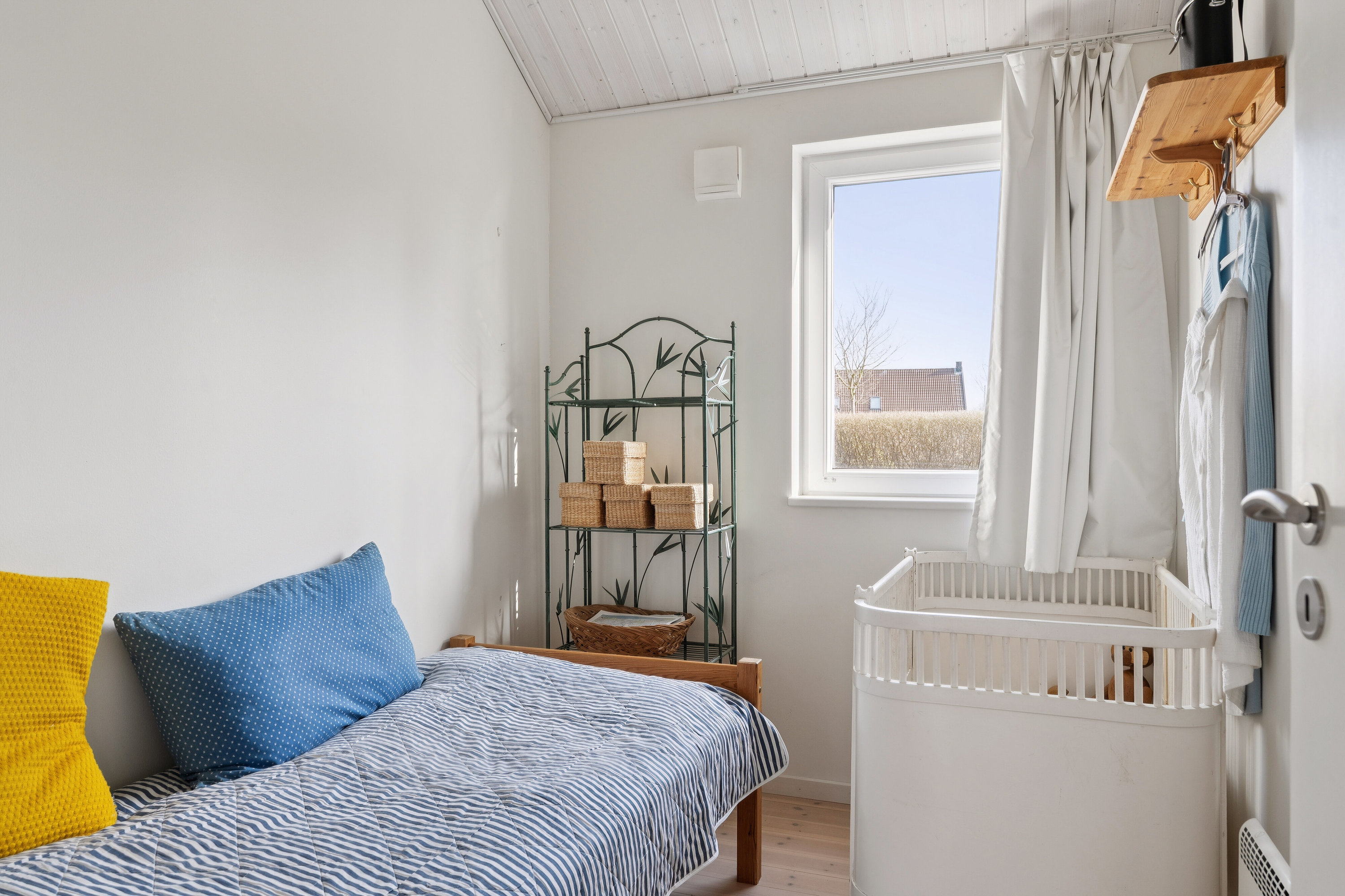 Fremhævet soveværelse billede i fuldskærmstilstand. Billede af Dalevænget 7, Munkerup, 3120 Dronningmølle