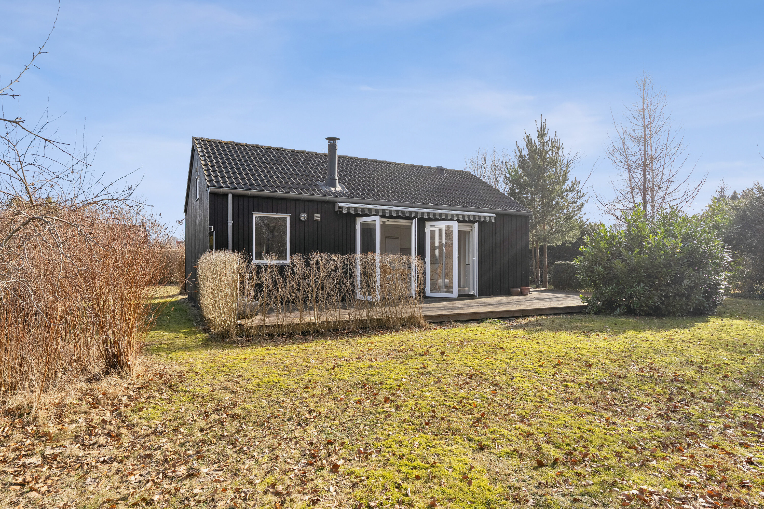 Fremhævet set fra haven billede i fuldskærmstilstand. Billede af Dalevænget 7, Munkerup, 3120 Dronningmølle