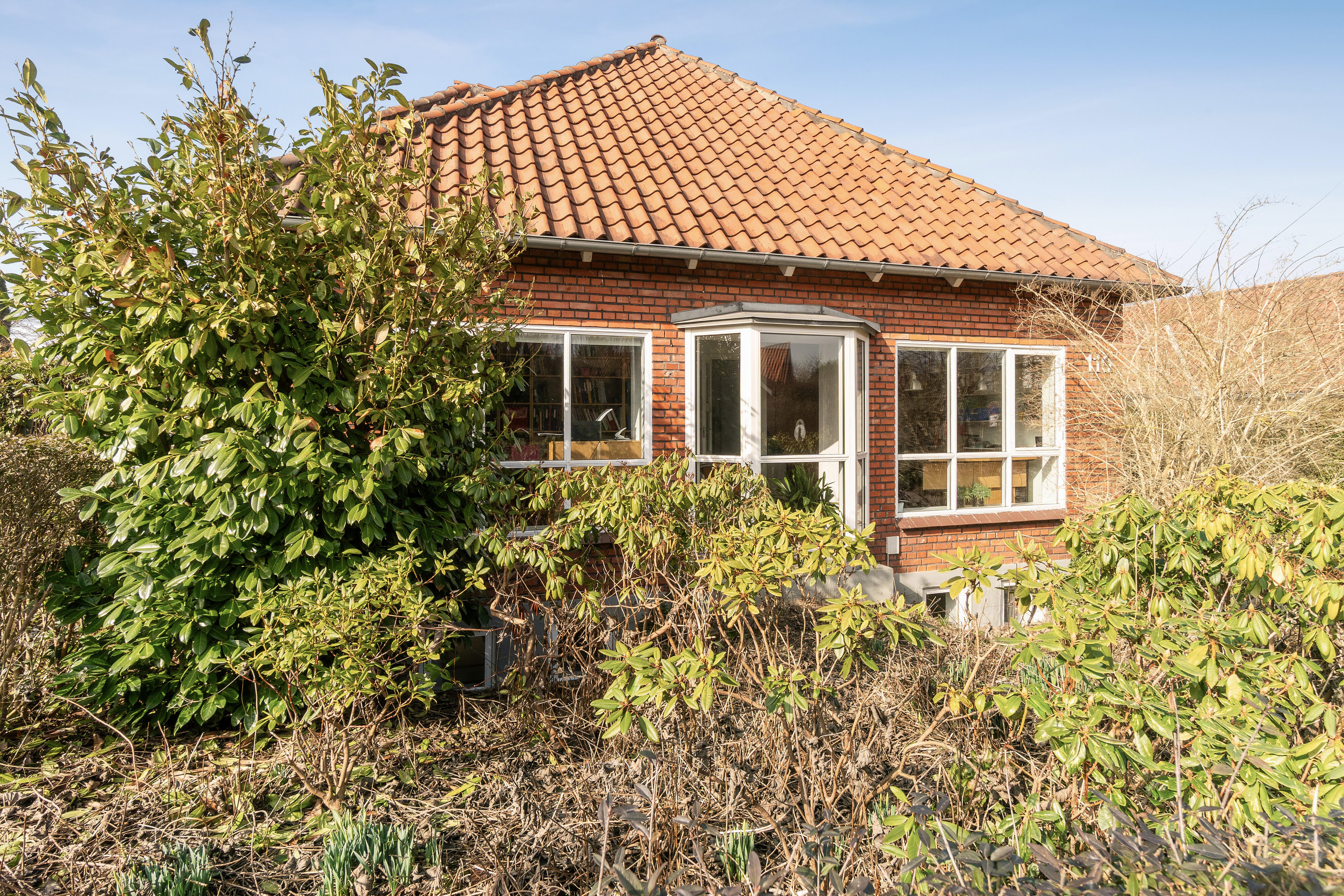 Fremhævet set fra haven billede i fuldskærmstilstand. Billede af Jyllands Allé 110, 8270 Højbjerg