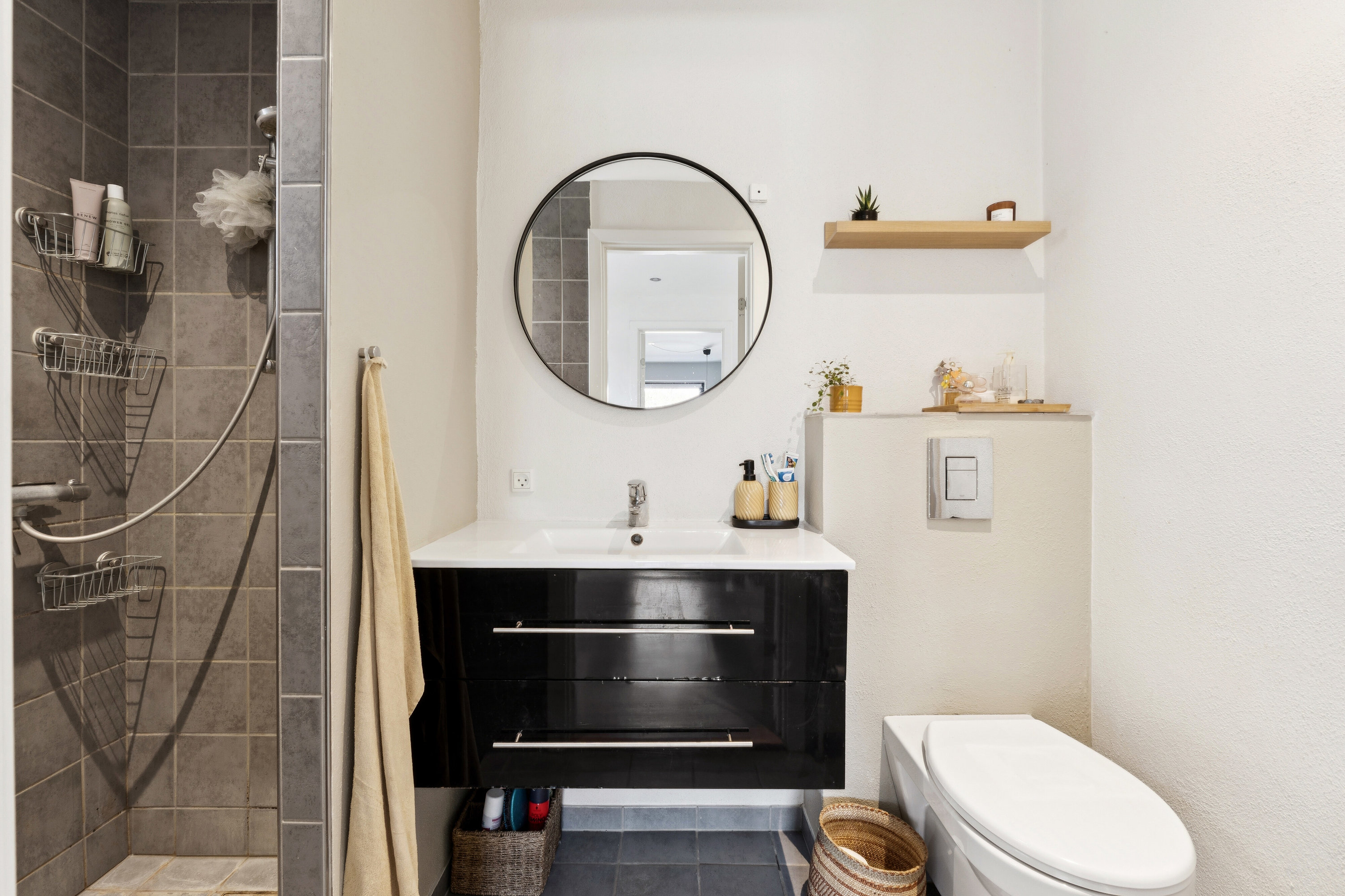 Fremhævet badeværelse billede i fuldskærmstilstand. Billede af Gartnervænget 19, Rosilde, 5800 Nyborg