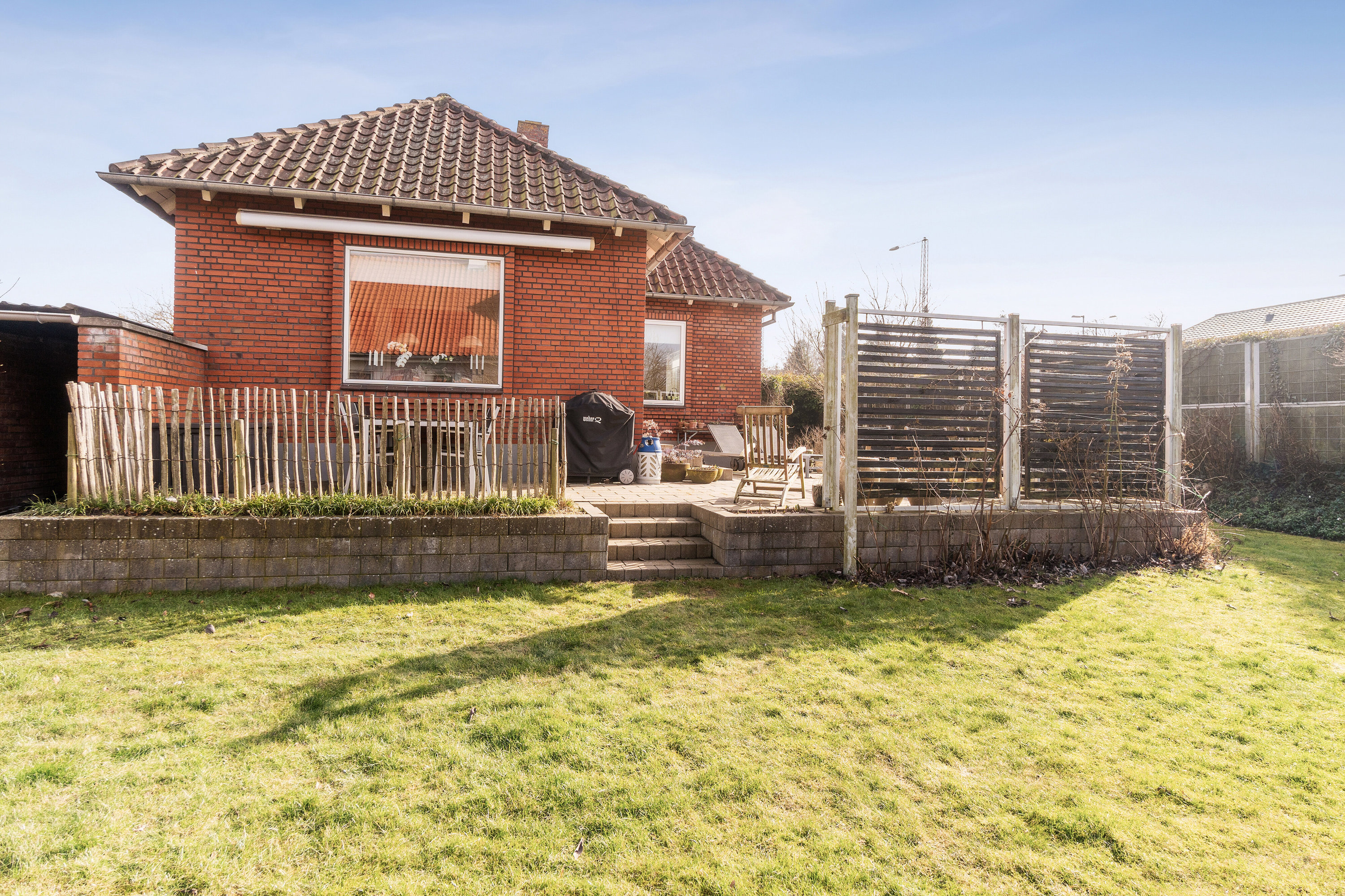 Fremhævet set fra haven billede i fuldskærmstilstand. Billede af Jyllands Allé 110, 8270 Højbjerg