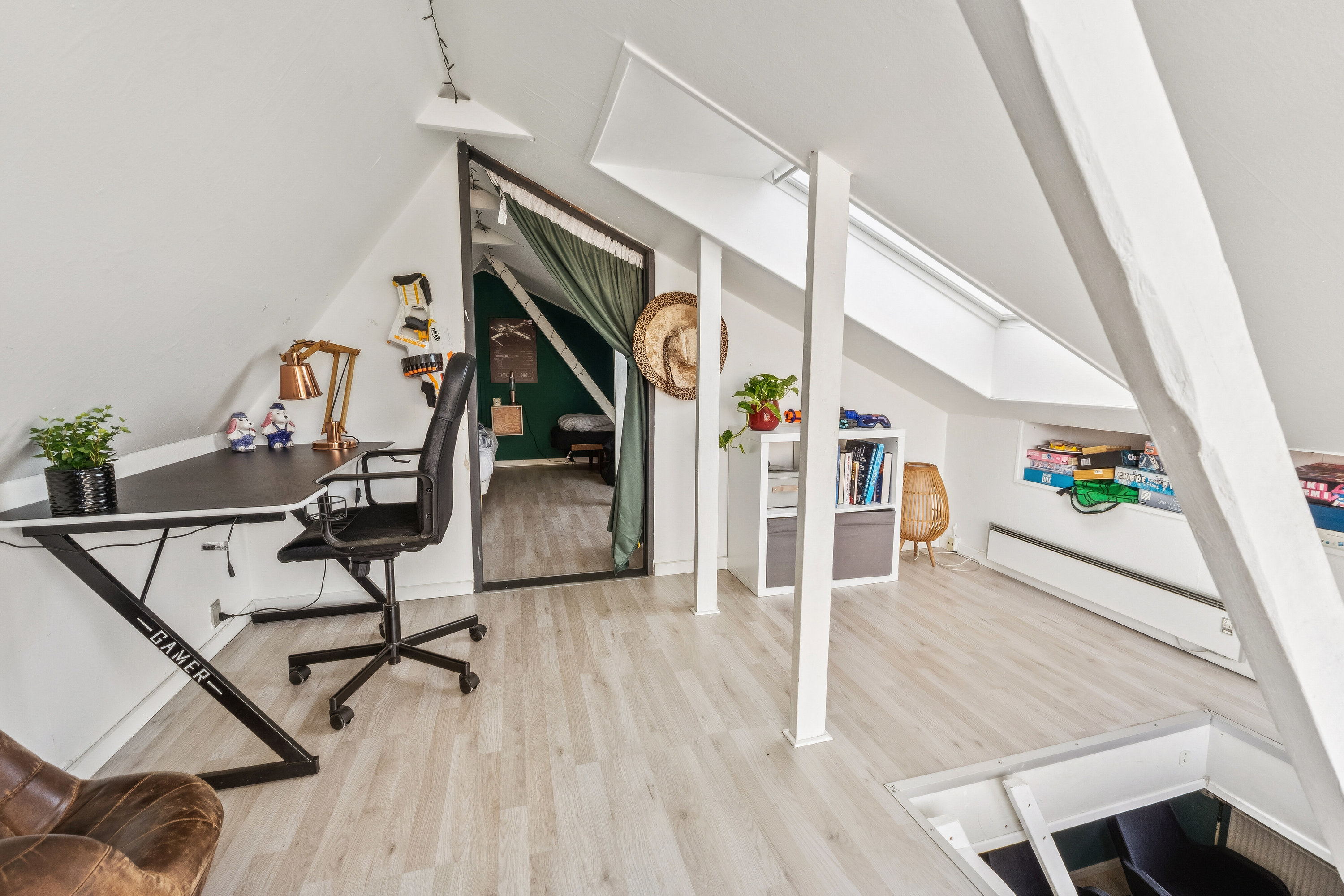 Fremhævet arbejdsværelse billede i fuldskærmstilstand. Billede af Gartnervænget 19, Rosilde, 5800 Nyborg