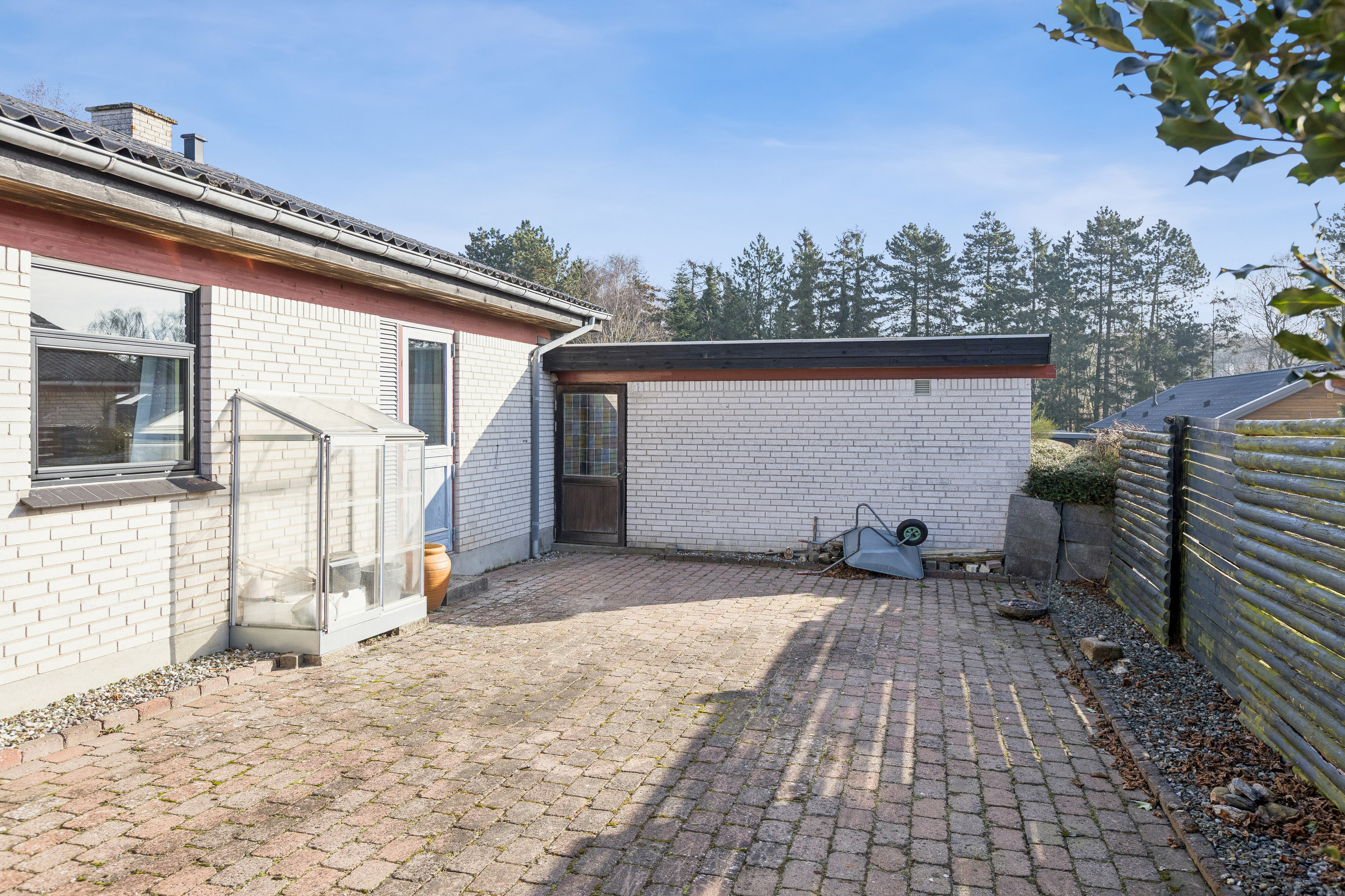 Fremhævet udendørs billede i fuldskærmstilstand. Billede af Lupinvej 39, 4773 Stensved