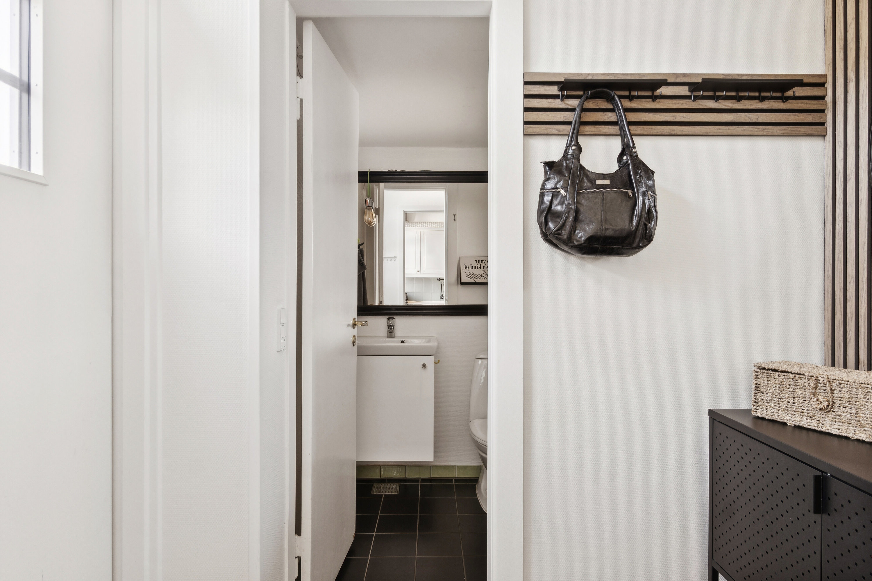 Fremhævet badeværelse billede i fuldskærmstilstand. Billede af Margrethevej 13, 4400 Kalundborg