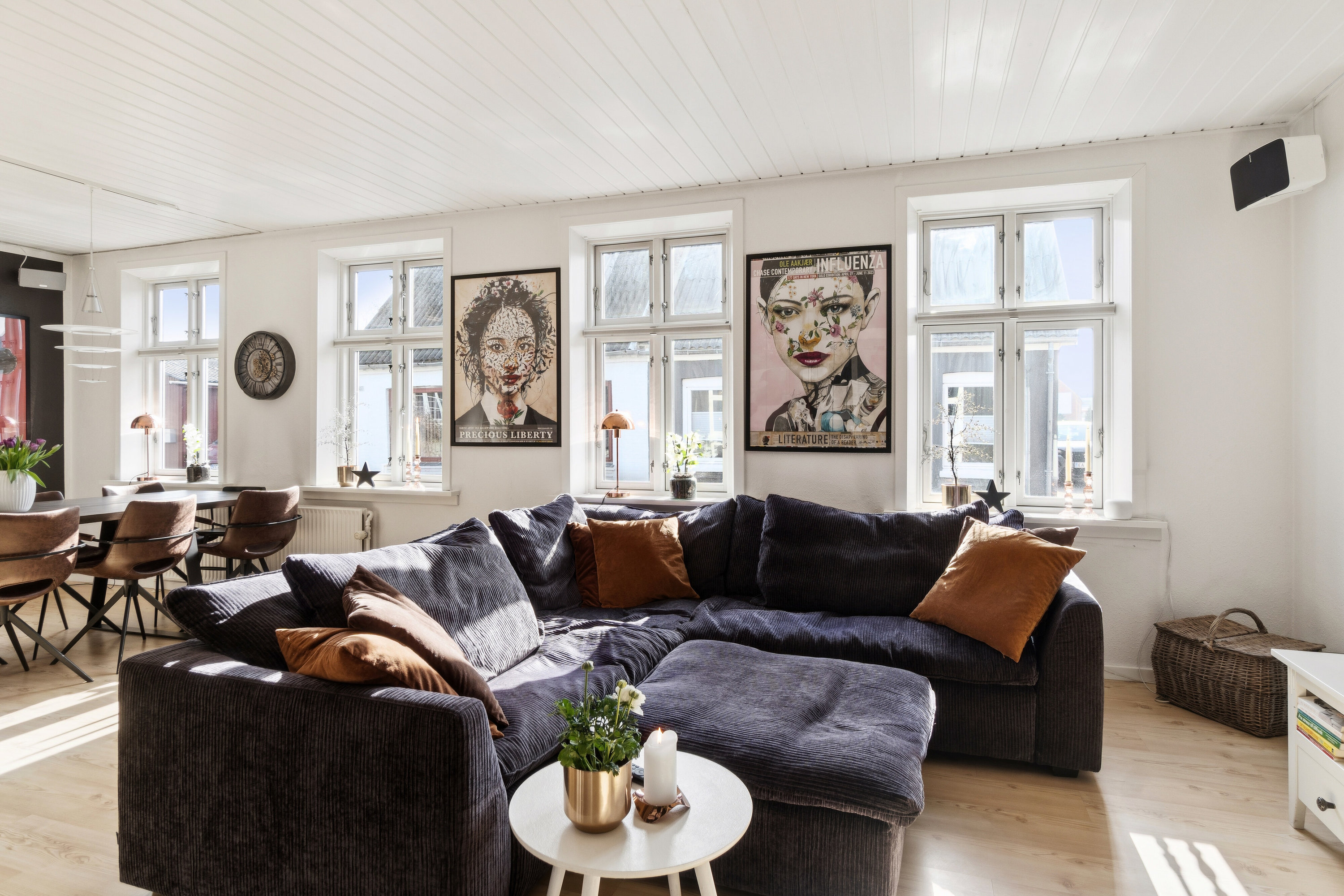 Fremhævet stue billede i fuldskærmstilstand. Billede af Margrethevej 13, 4400 Kalundborg