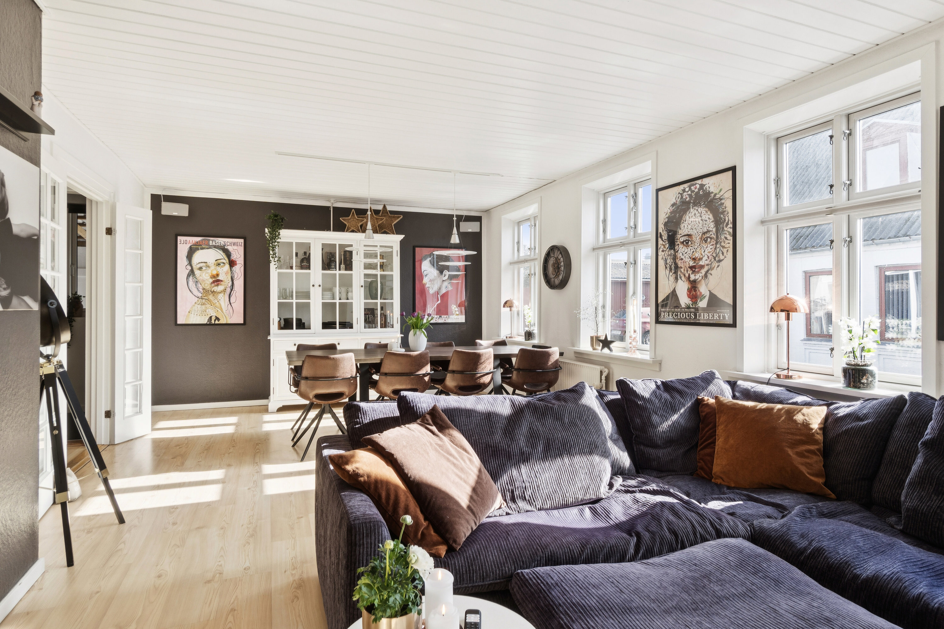 Fremhævet stue billede i fuldskærmstilstand. Billede af Margrethevej 13, 4400 Kalundborg