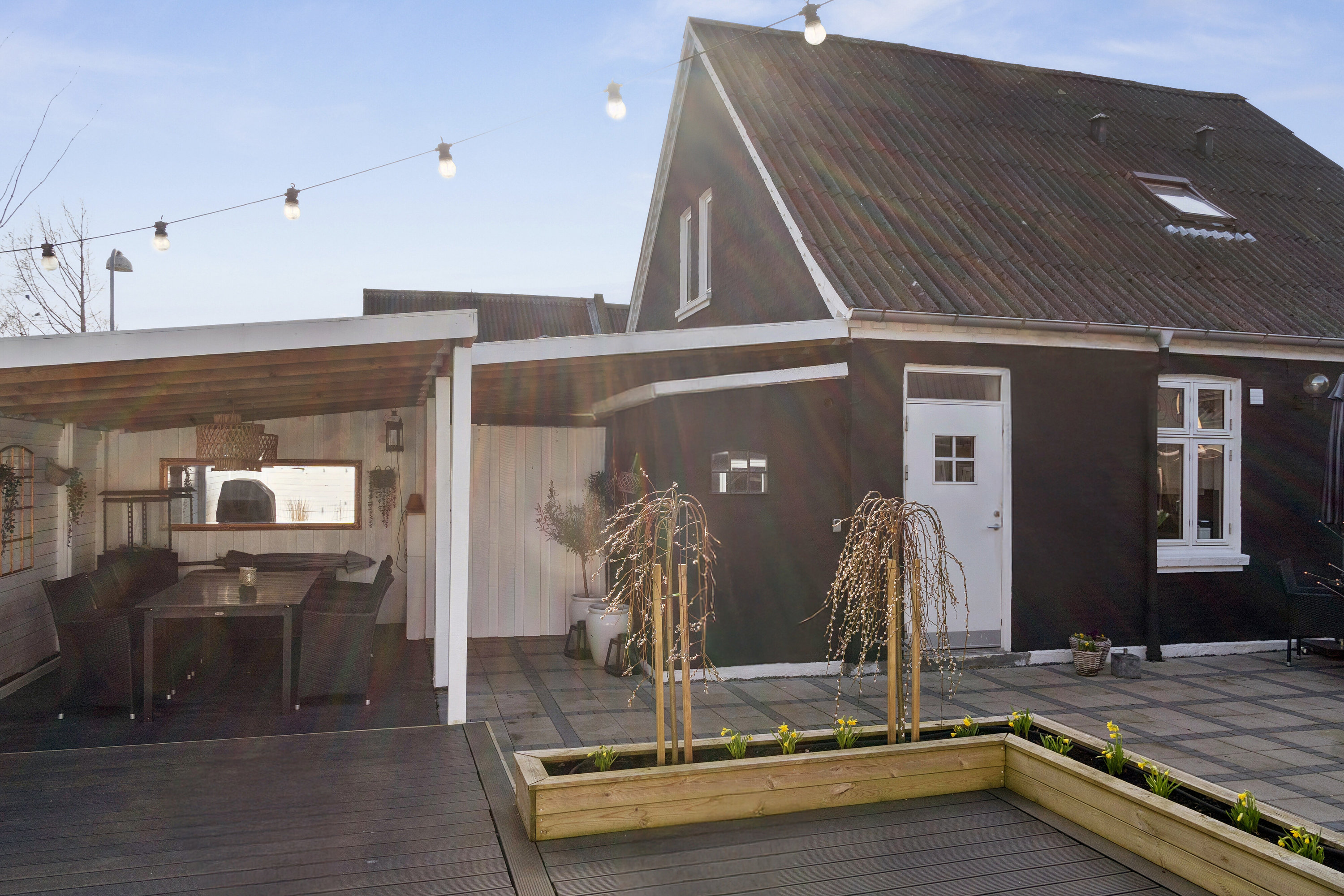 Fremhævet set fra haven billede i fuldskærmstilstand. Billede af Margrethevej 13, 4400 Kalundborg