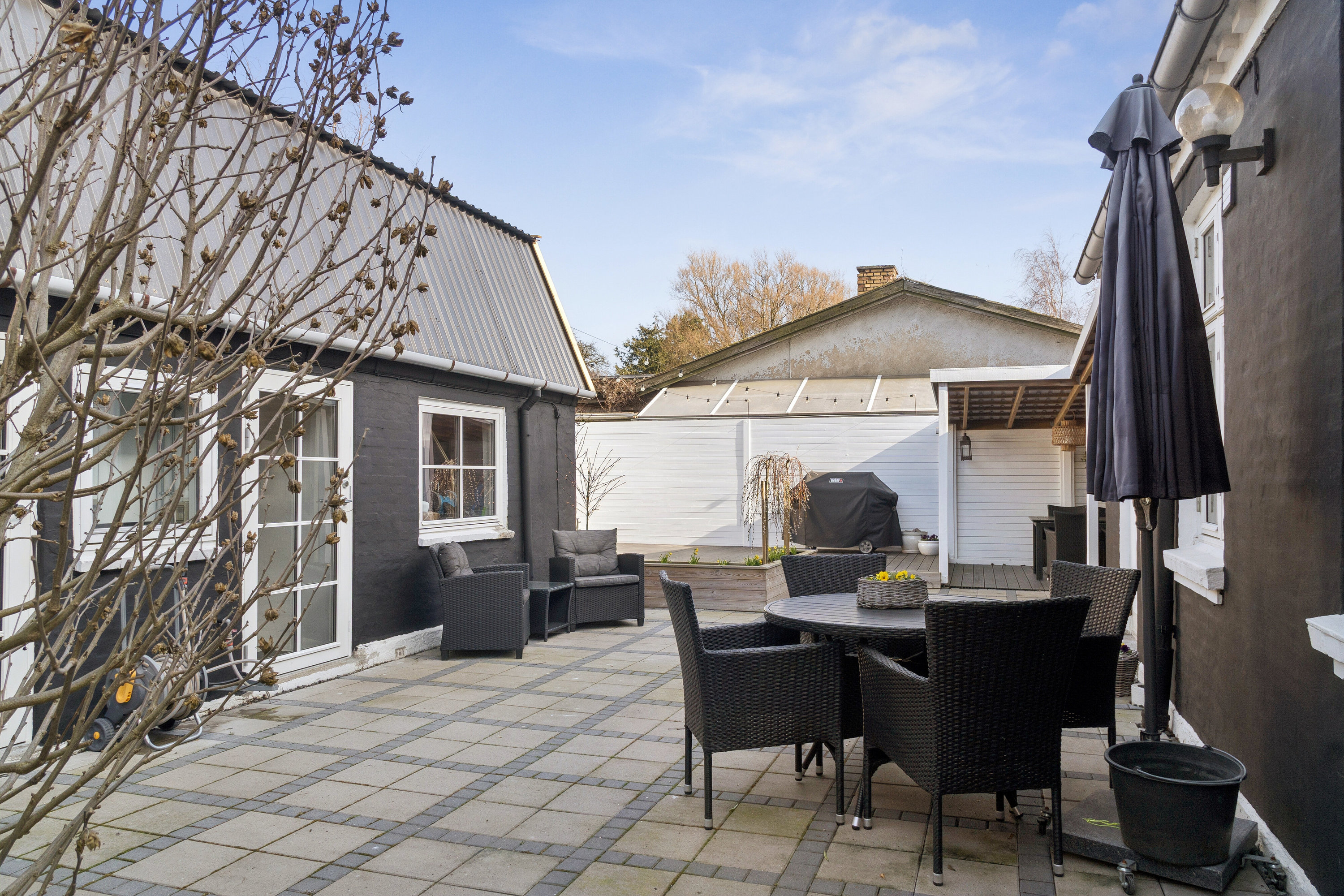 Fremhævet set fra haven billede i fuldskærmstilstand. Billede af Margrethevej 13, 4400 Kalundborg