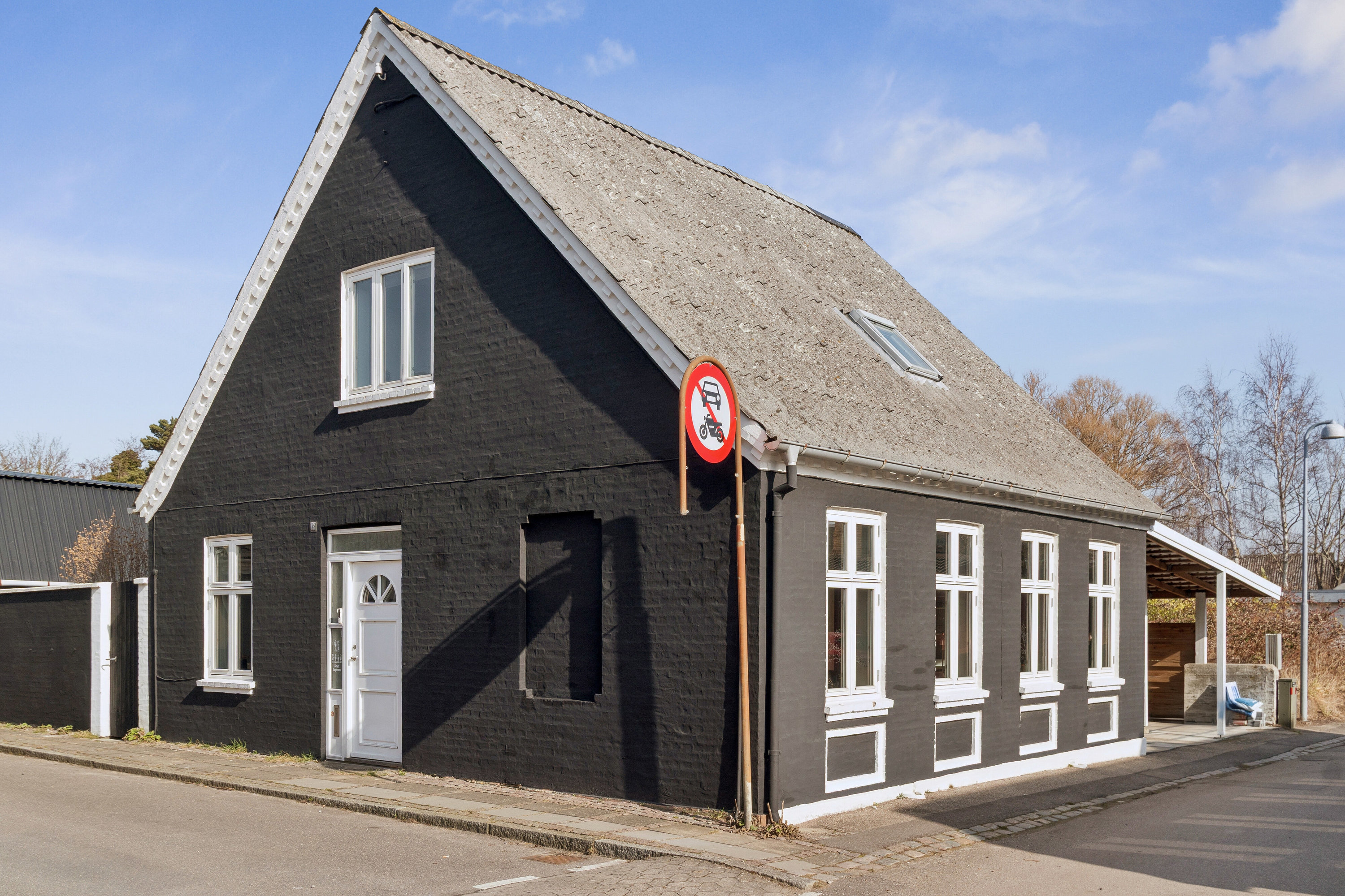 Fremhævet set fra haven billede i fuldskærmstilstand. Billede af Margrethevej 13, 4400 Kalundborg