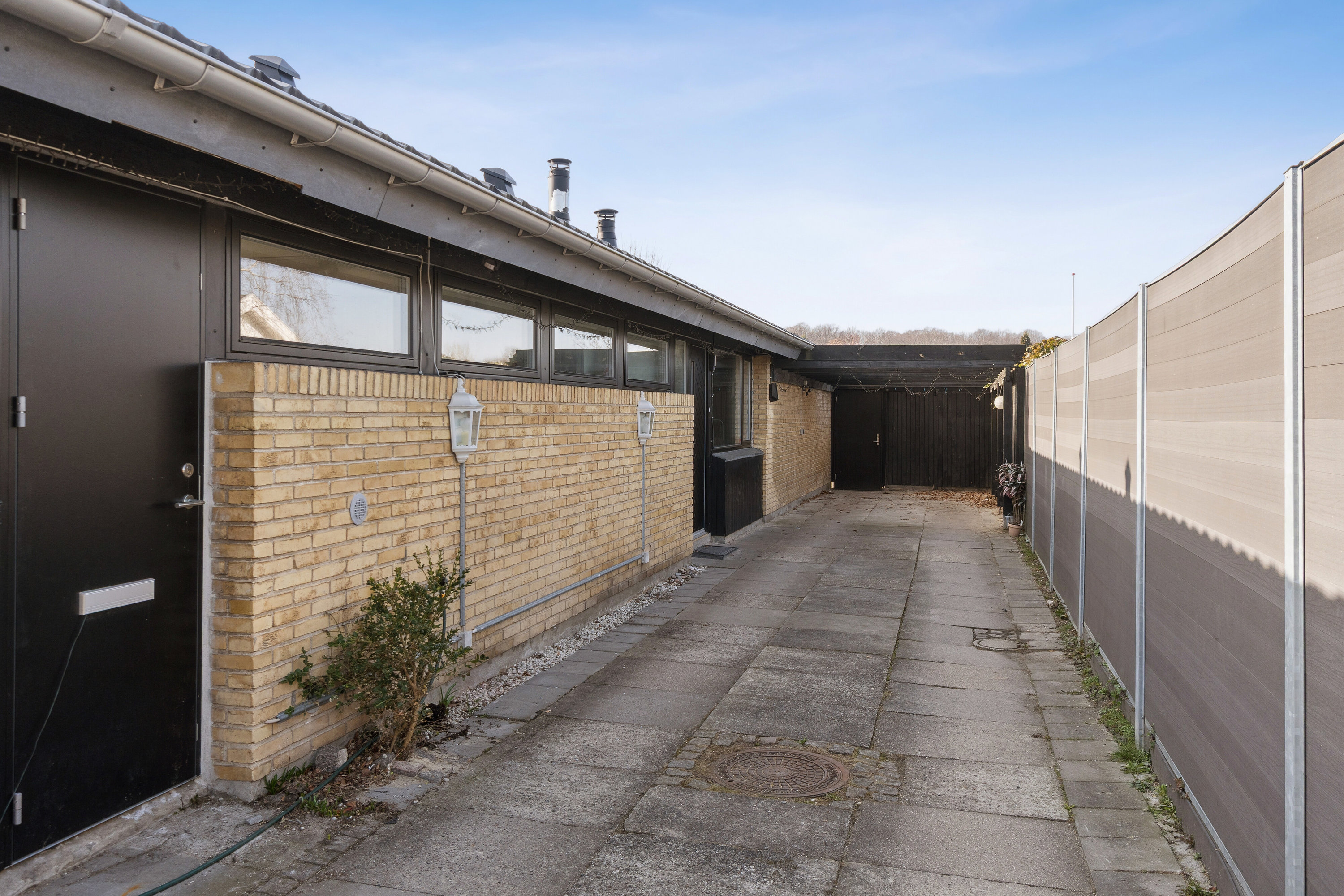 Fremhævet udendørs billede i fuldskærmstilstand. Billede af Parkdammen 24, 2605 Brøndby