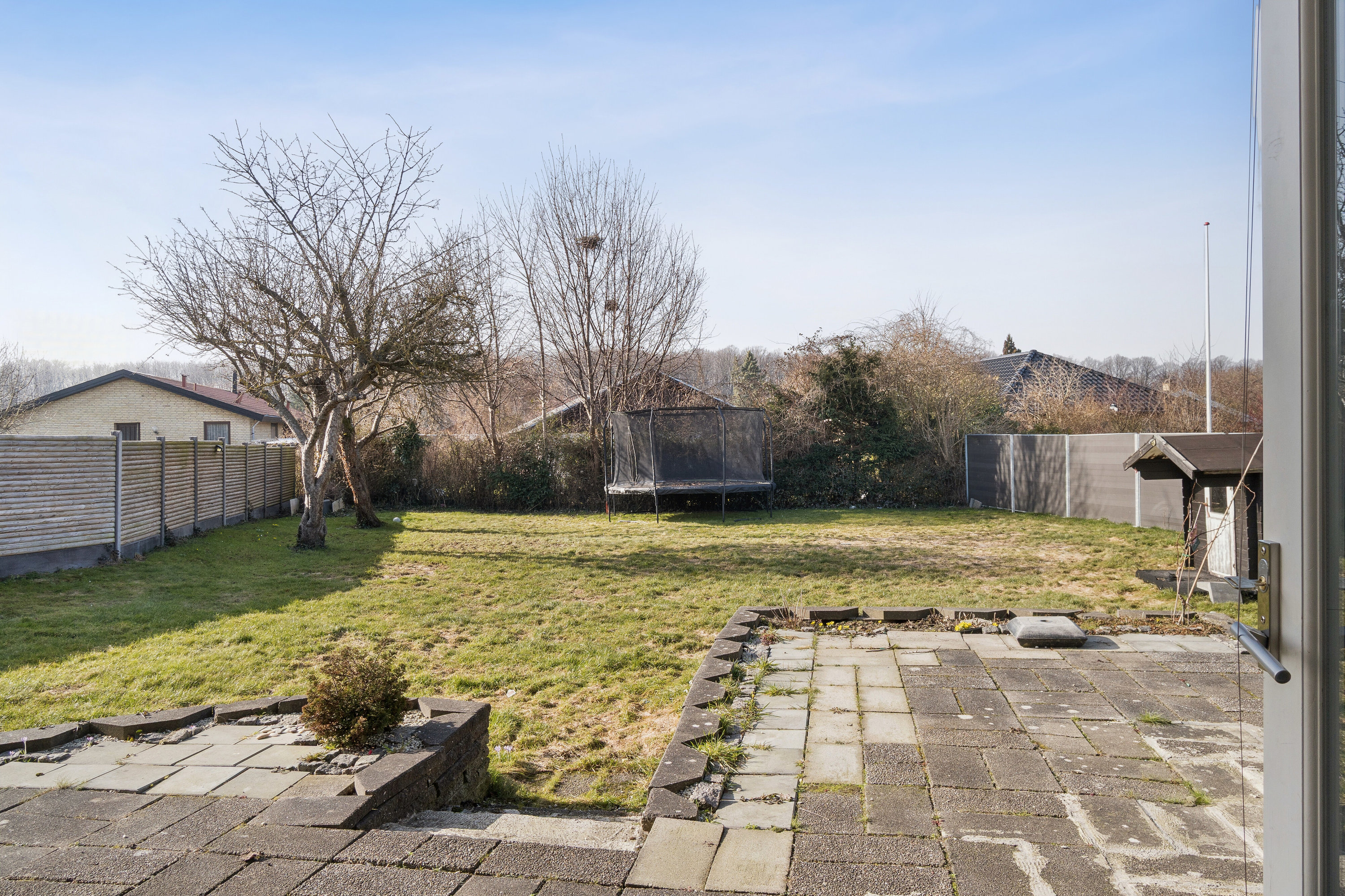 Fremhævet udendørs billede i fuldskærmstilstand. Billede af Parkdammen 24, 2605 Brøndby