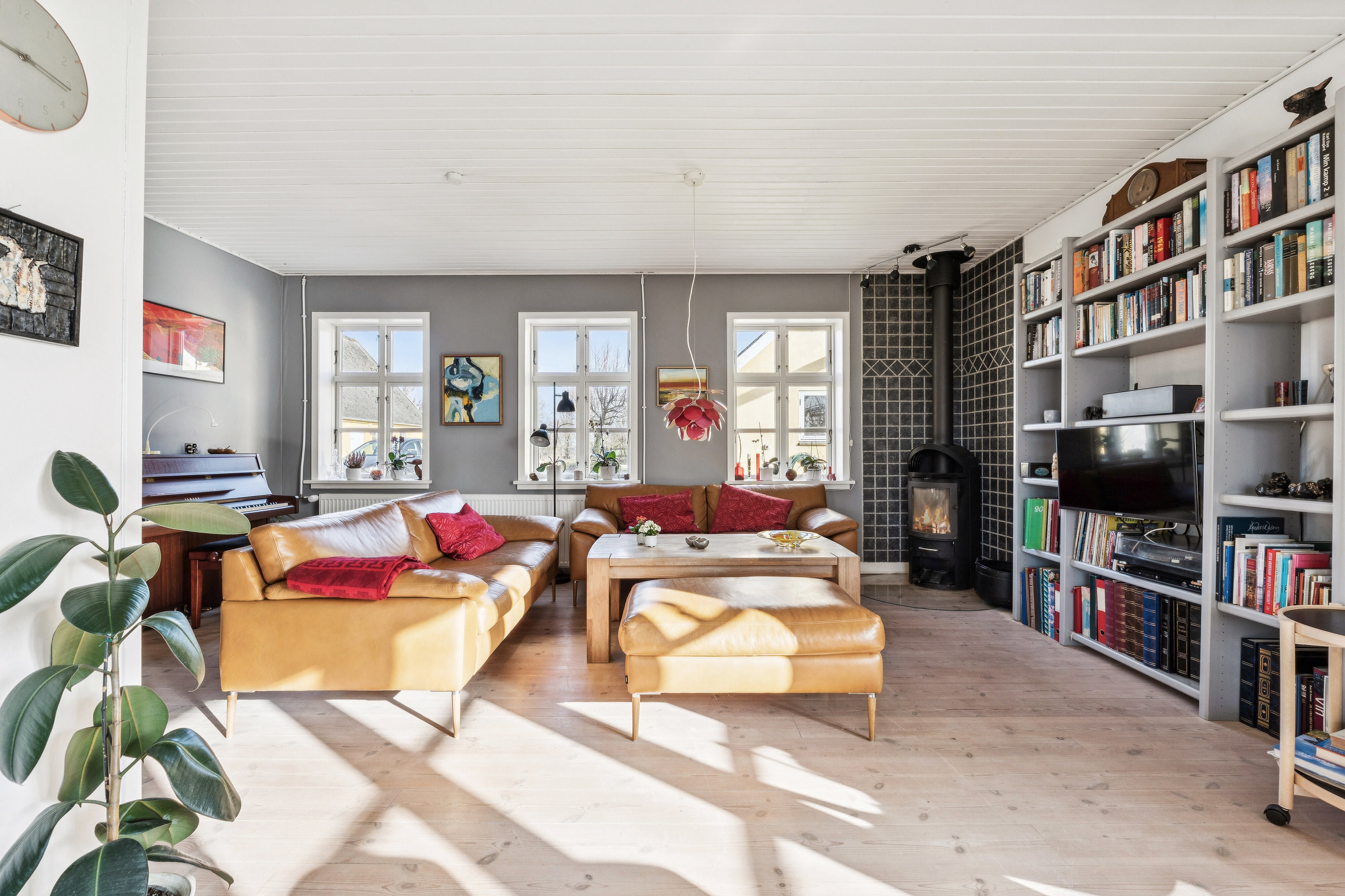 Fremhævet stue billede i fuldskærmstilstand. Billede af Solbakkevej 12, 5874 Hesselager