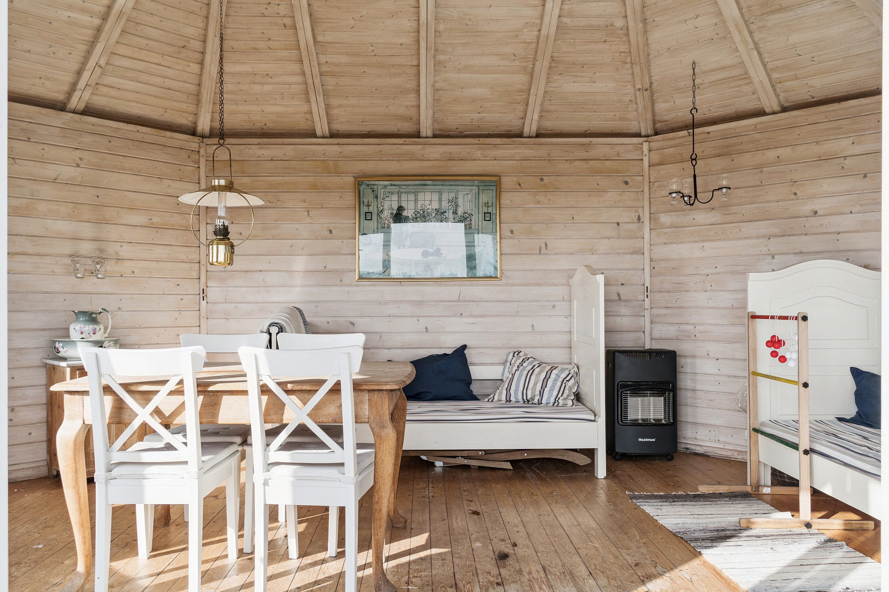 Fremhævet spisestue billede i fuldskærmstilstand. Billede af Solbakkevej 12, 5874 Hesselager