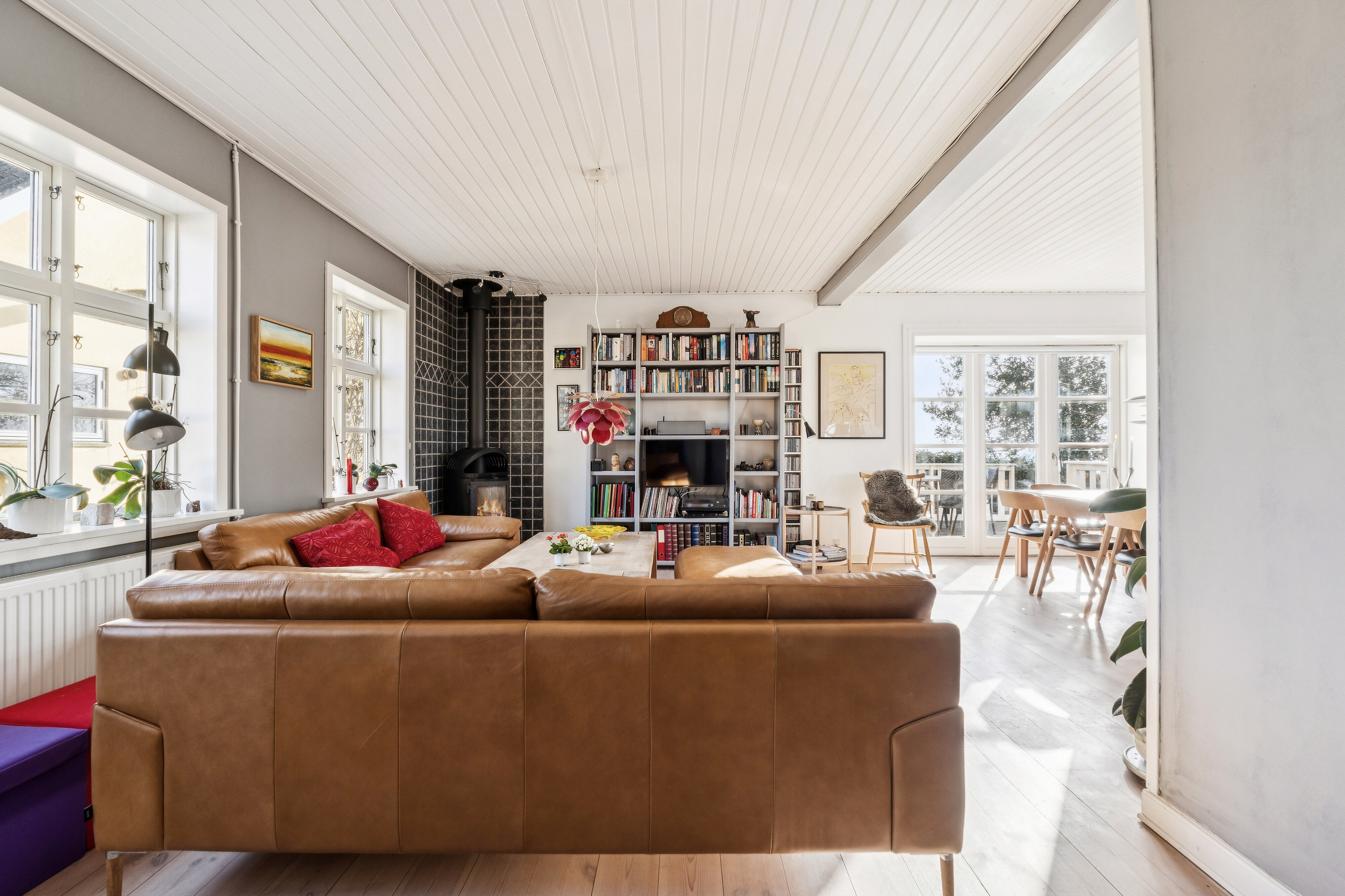 Fremhævet stue billede i fuldskærmstilstand. Billede af Solbakkevej 12, 5874 Hesselager