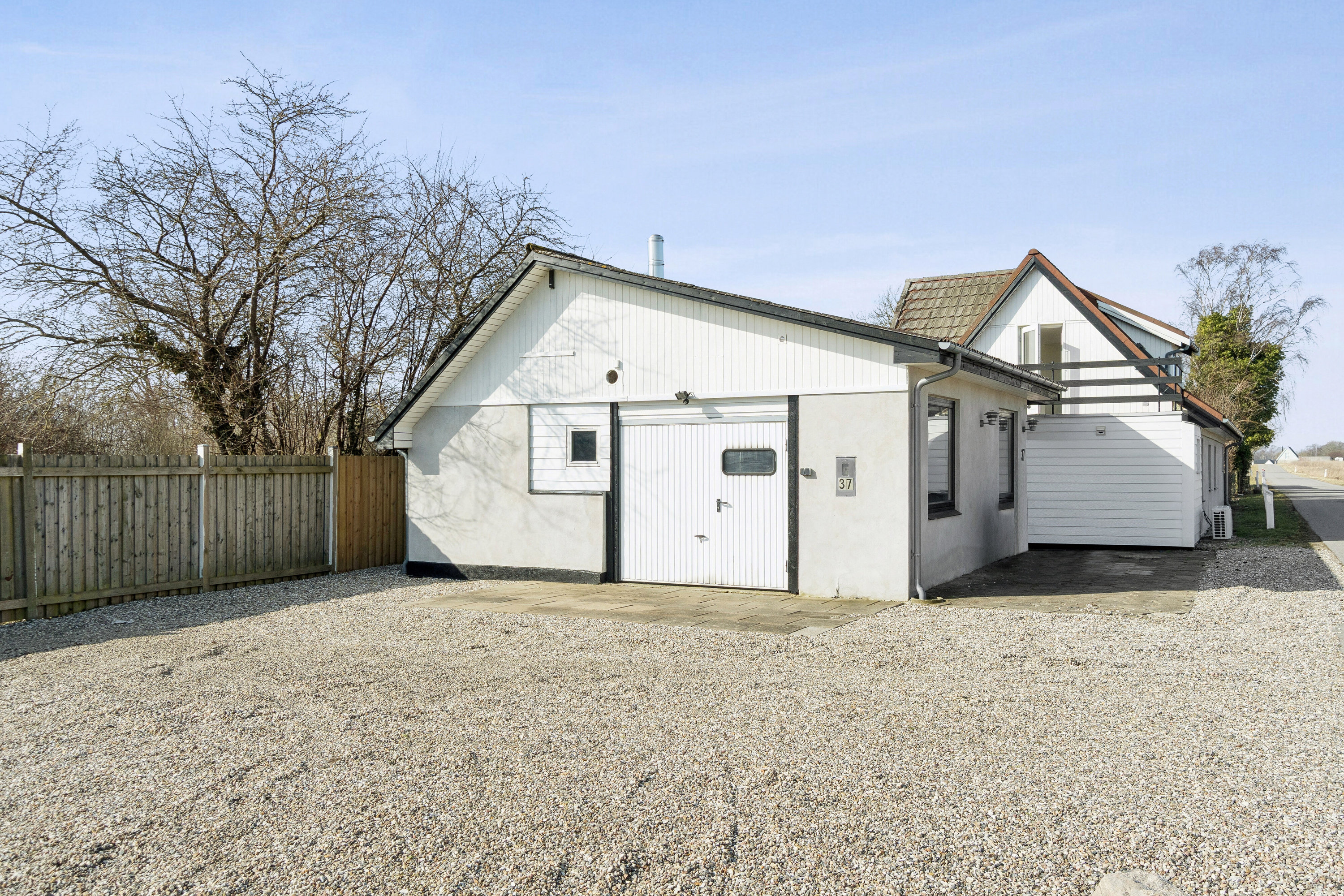 Fremhævet set fra haven billede i fuldskærmstilstand. Billede af Englebjergvej 37, Rønnebækshuse, 4700 Næstved