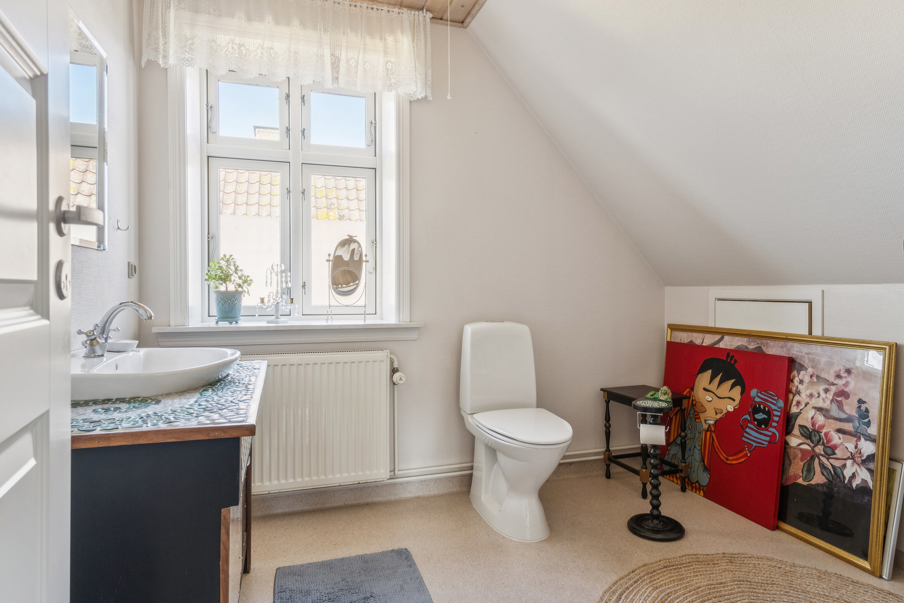 Fremhævet badeværelse billede i fuldskærmstilstand. Billede af Hans Rømersvej 20, 3720 Aakirkeby