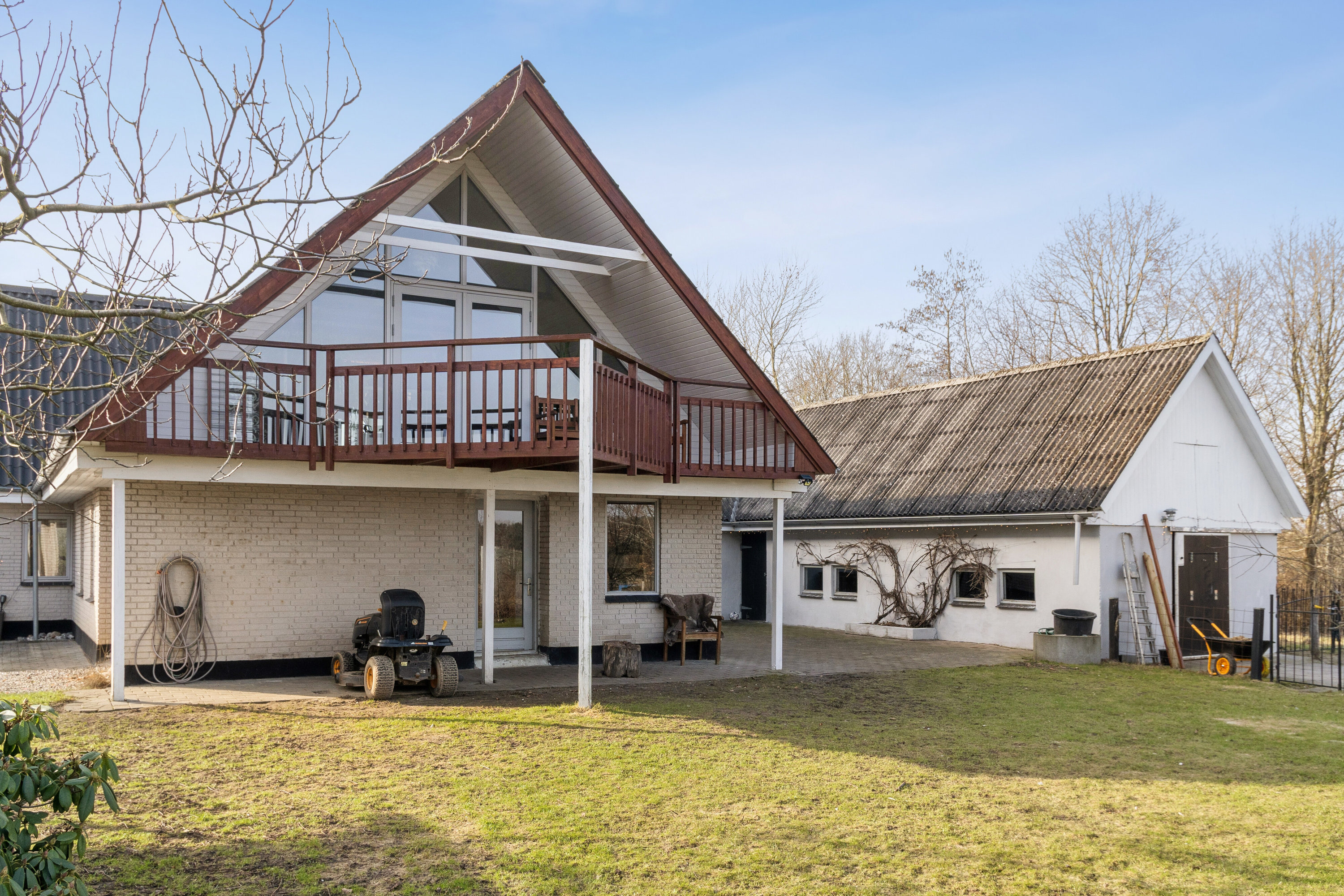 Fremhævet set fra haven billede i fuldskærmstilstand. Billede af Toftegårdsvej 5, Voel, 8600 Silkeborg