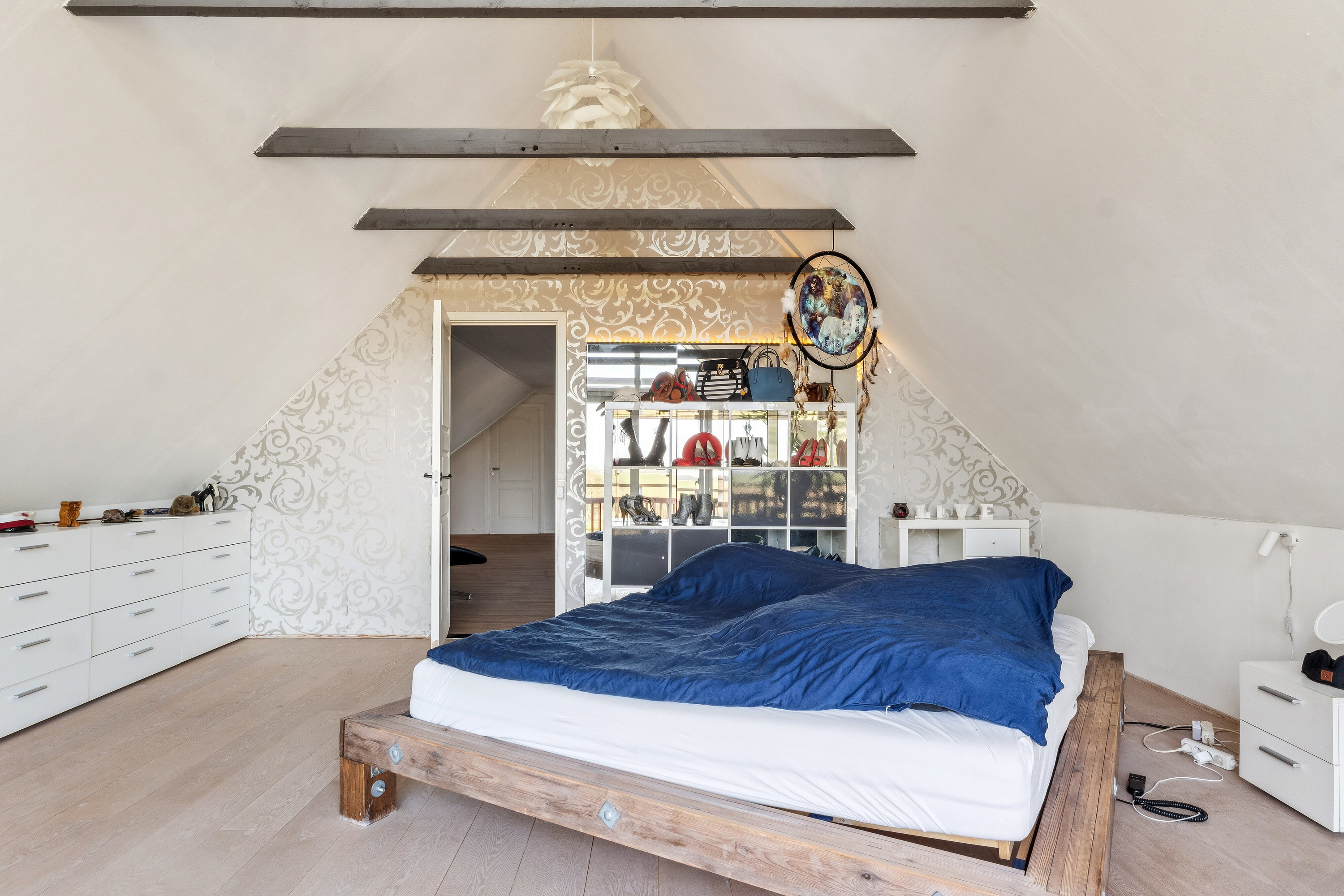 Fremhævet soveværelse billede i fuldskærmstilstand. Billede af Toftegårdsvej 5, Voel, 8600 Silkeborg