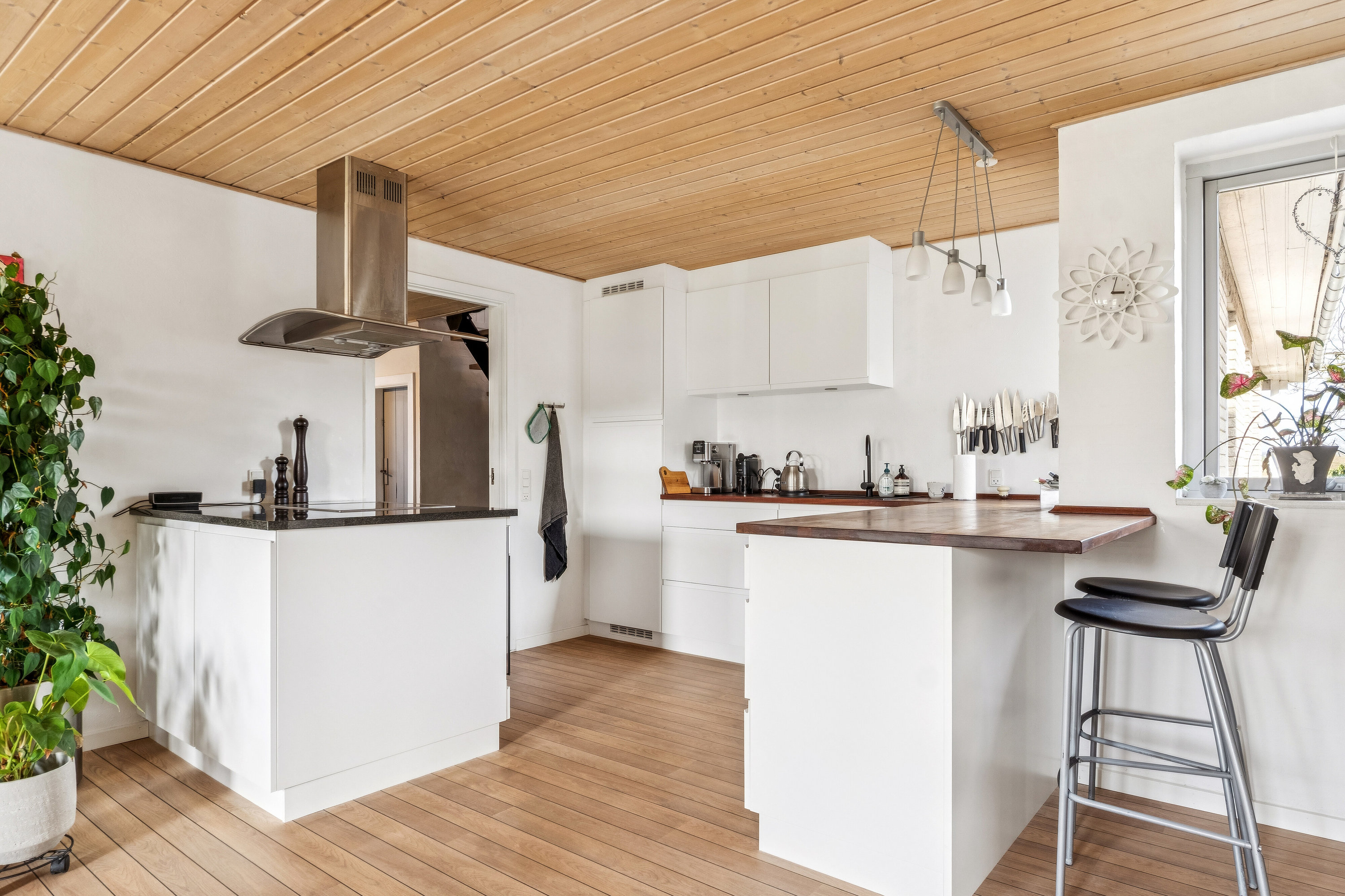 Fremhævet køkken billede i fuldskærmstilstand. Billede af Toftegårdsvej 5, Voel, 8600 Silkeborg