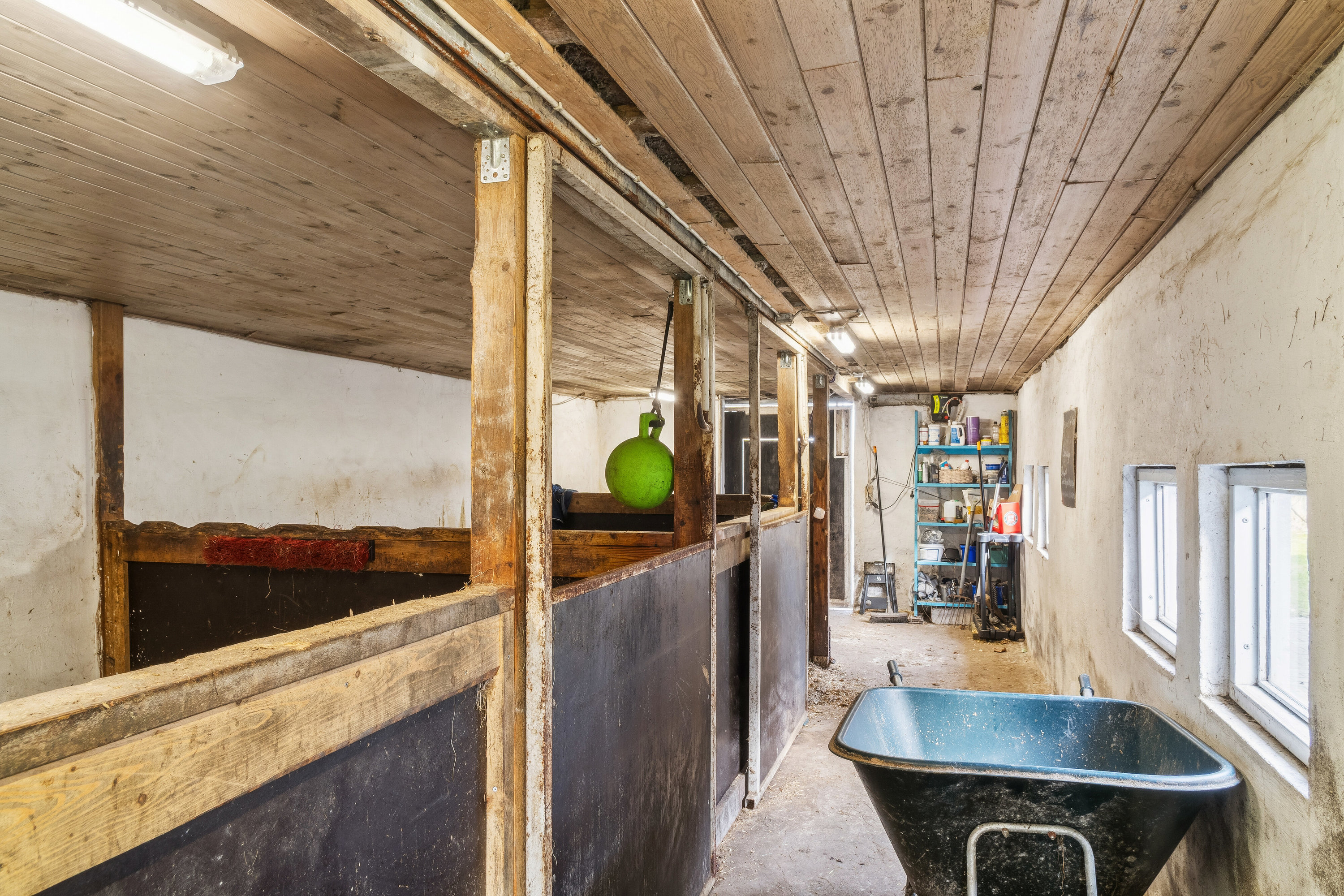 Fremhævet stald billede i fuldskærmstilstand. Billede af Toftegårdsvej 5, Voel, 8600 Silkeborg