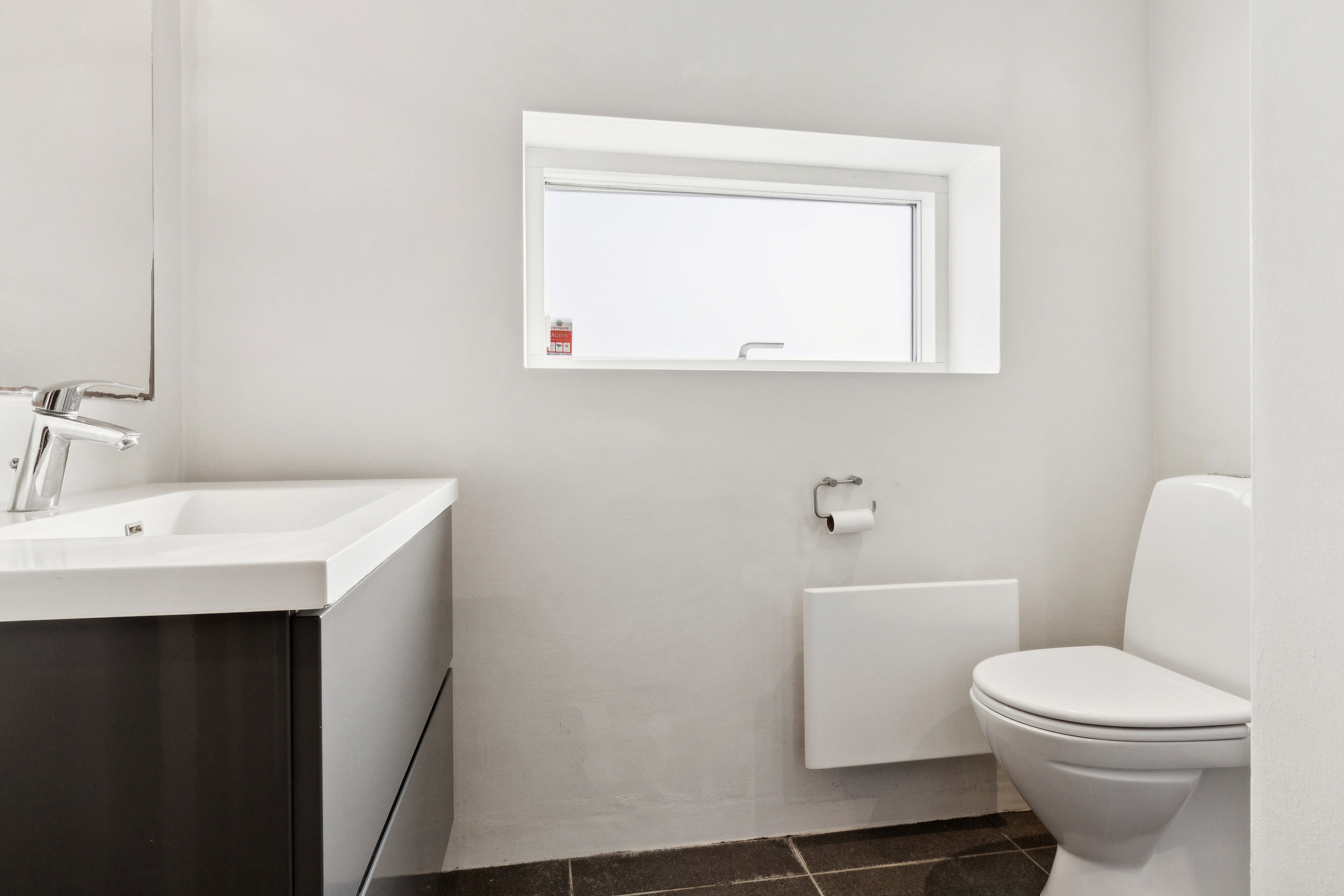 Fremhævet badeværelse billede i fuldskærmstilstand. Billede af Magnoliavej 31, 8260 Viby J