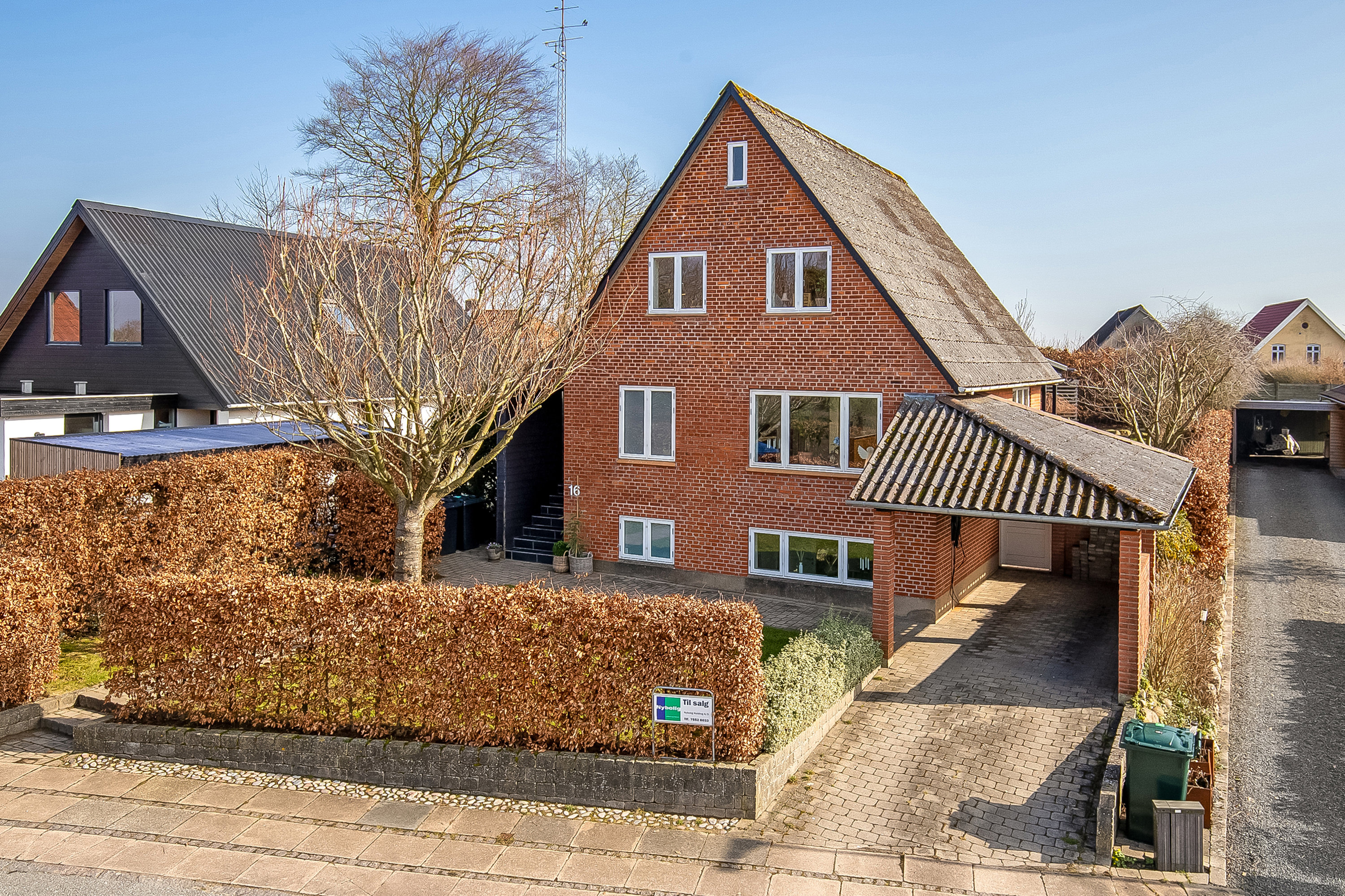 Fremhævet mastefoto billede i fuldskærmstilstand. Billede af A.M.G. Friis Vej 16, 6000 Kolding