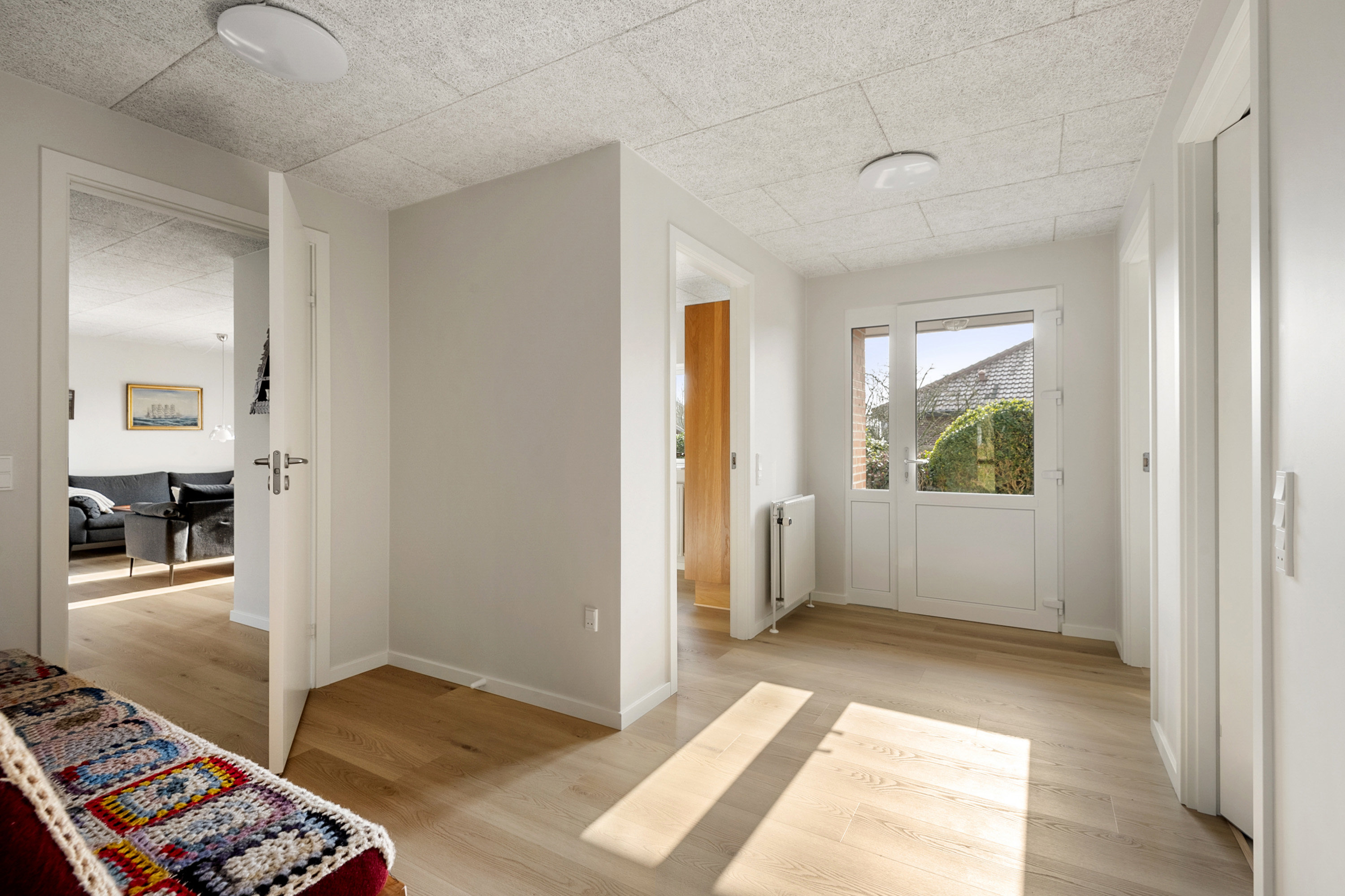 Fremhævet entré billede i fuldskærmstilstand. Billede af Syrenvej 4, 6855 Outrup