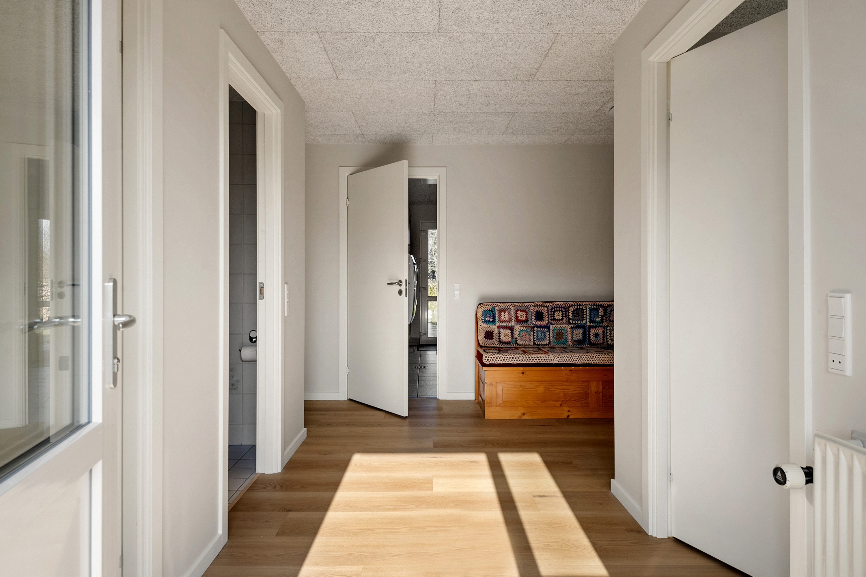 Fremhævet entré billede i fuldskærmstilstand. Billede af Syrenvej 4, 6855 Outrup